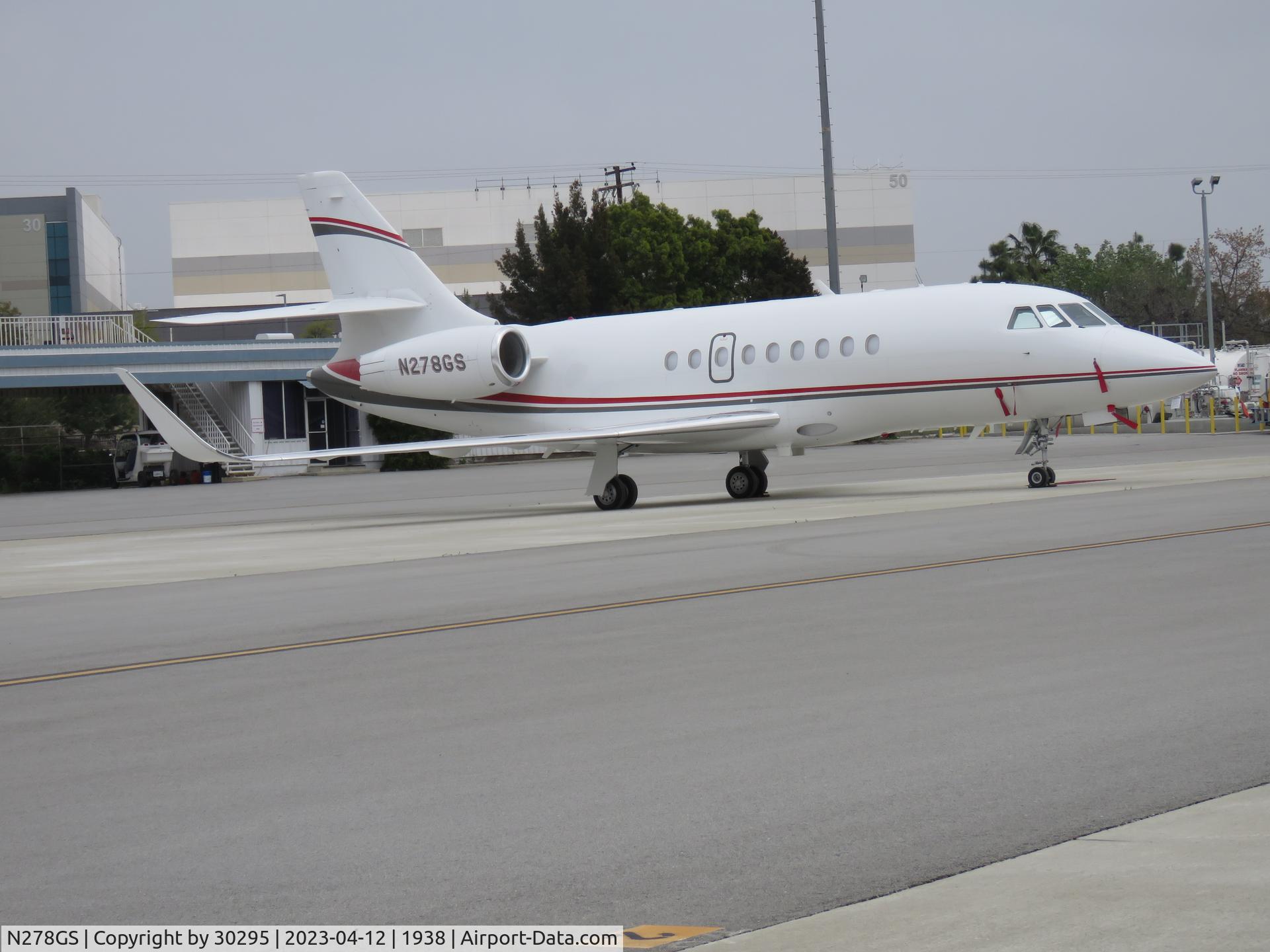 N278GS, 2015 Dassault Falcon 2000S C/N 732, Parked