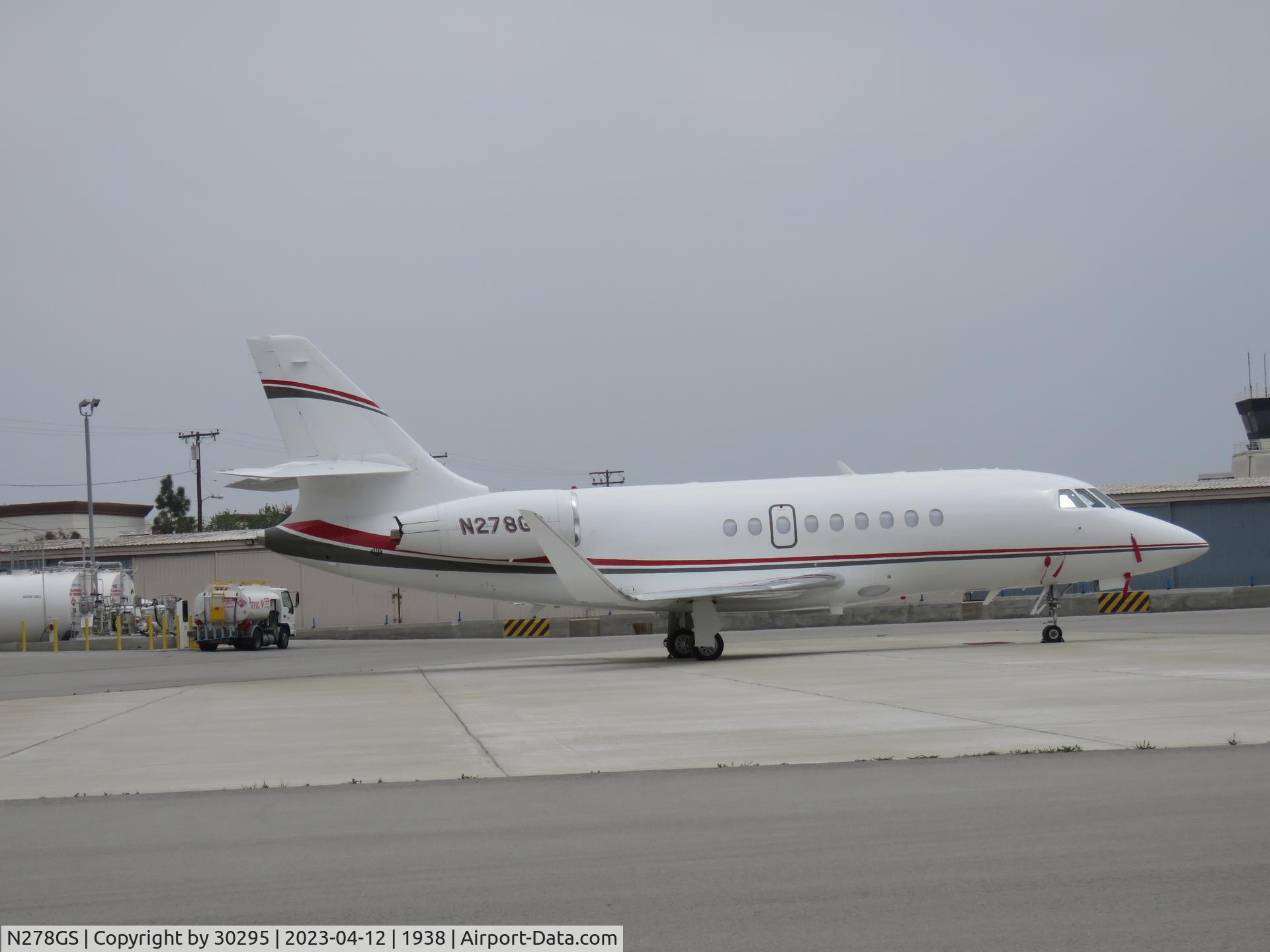 N278GS, 2015 Dassault Falcon 2000S C/N 732, Appeared to be waiting fuel