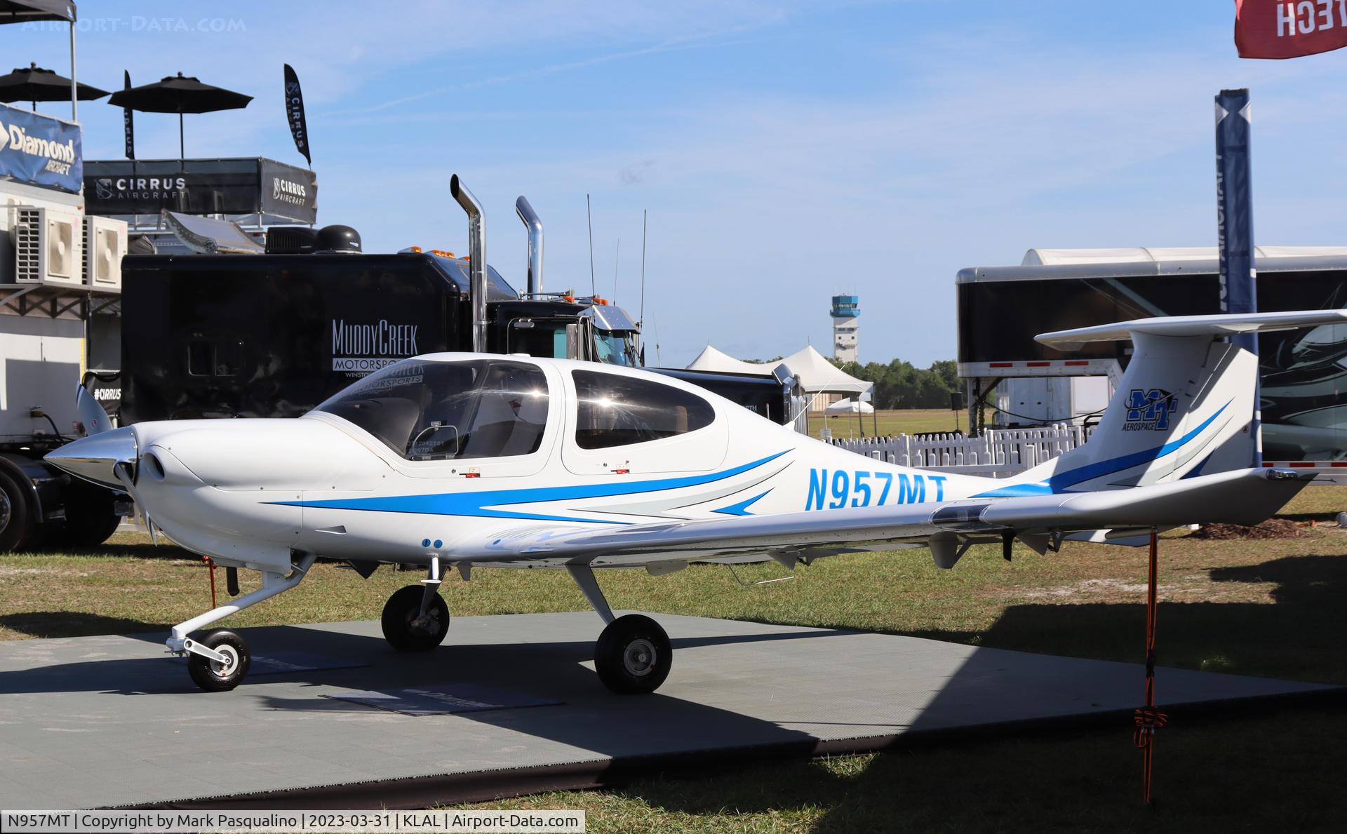 N957MT, 2023 Diamond DA-40 Diamond Star Diamond Star C/N 40.1239, Diamond DA 40