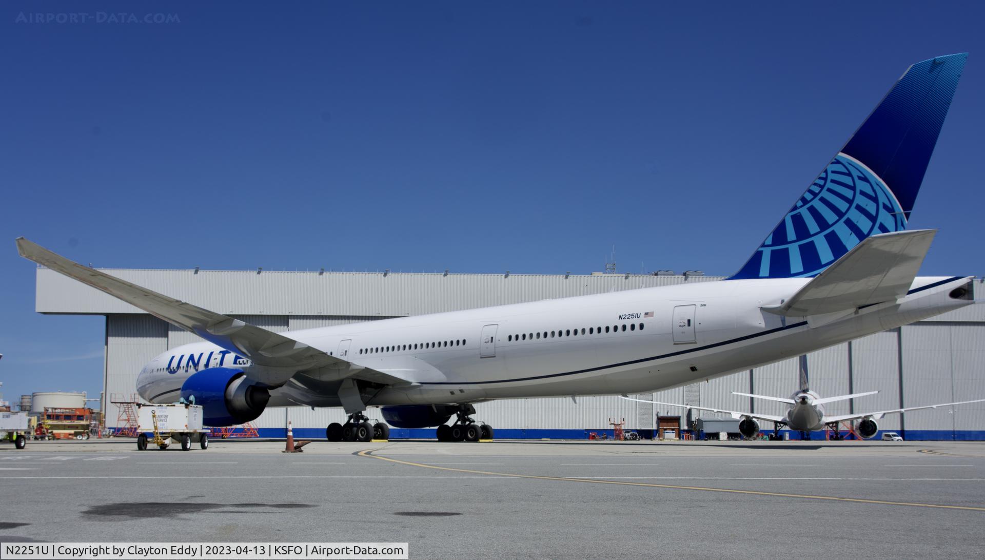 N2251U, 2020 Boeing 777-300/ER C/N 66591, SFO 2023-04-13