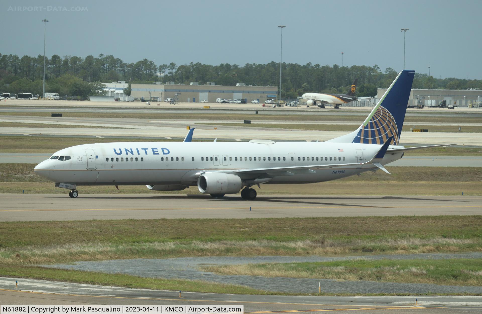 N61882, 2015 Boeing 737-900/ER C/N 42201, Boeing 737-924/ER