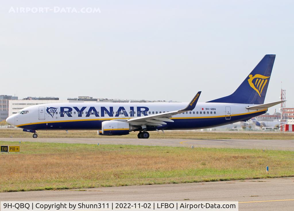 9H-QBQ, 2016 Boeing 737-8AS C/N 44713, Taxiing holding point rwy 32R for departure...