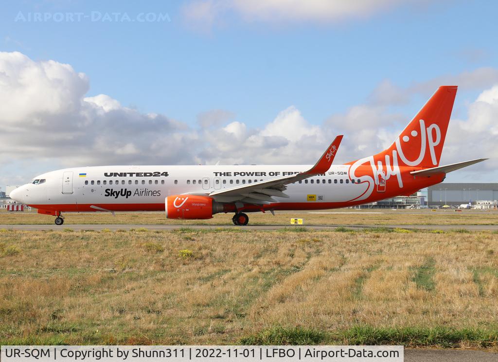 UR-SQM, 2011 Boeing 737-8KN C/N 40249, Taxiing to the Terminal... additional 'United24 / the power of freedom