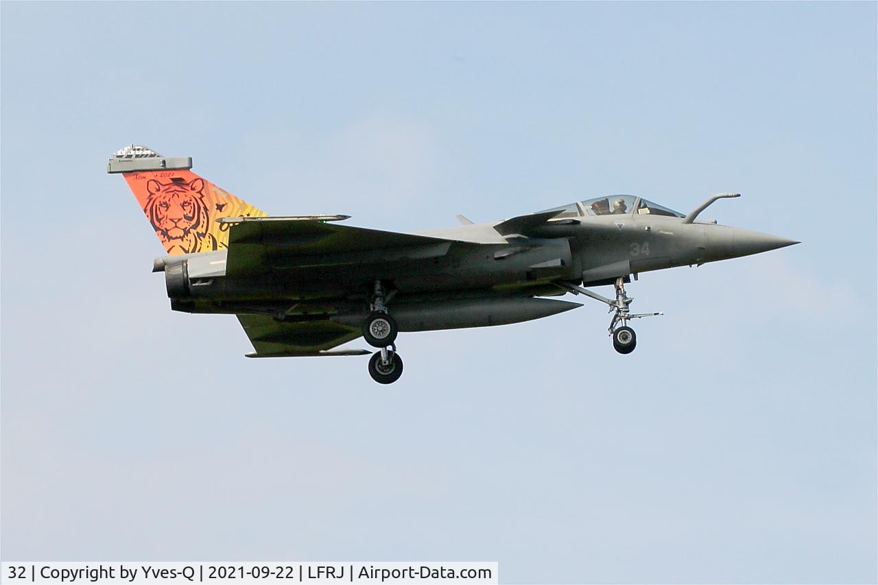 32, Dassault Rafale M C/N 32, Dassault Rafale M, On final rwy 08, Landivisiau naval air base (LFRJ-LDV)