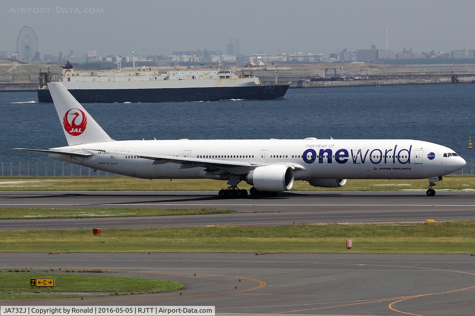 JA732J, 2002 Boeing 777-346/ER C/N 32430, at hnd
