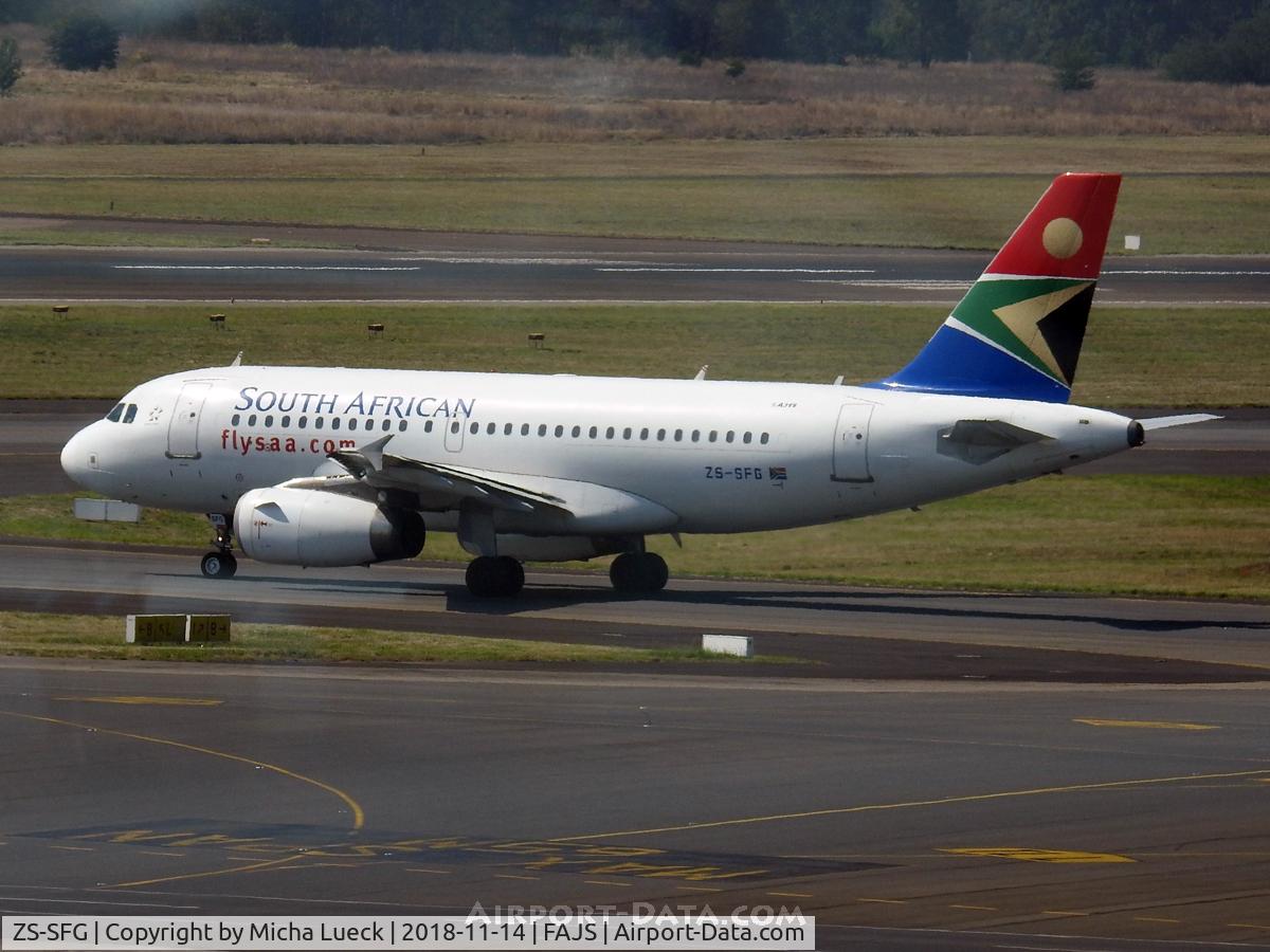 ZS-SFG, 2004 Airbus A319-131 C/N 2326, At OR Tambo