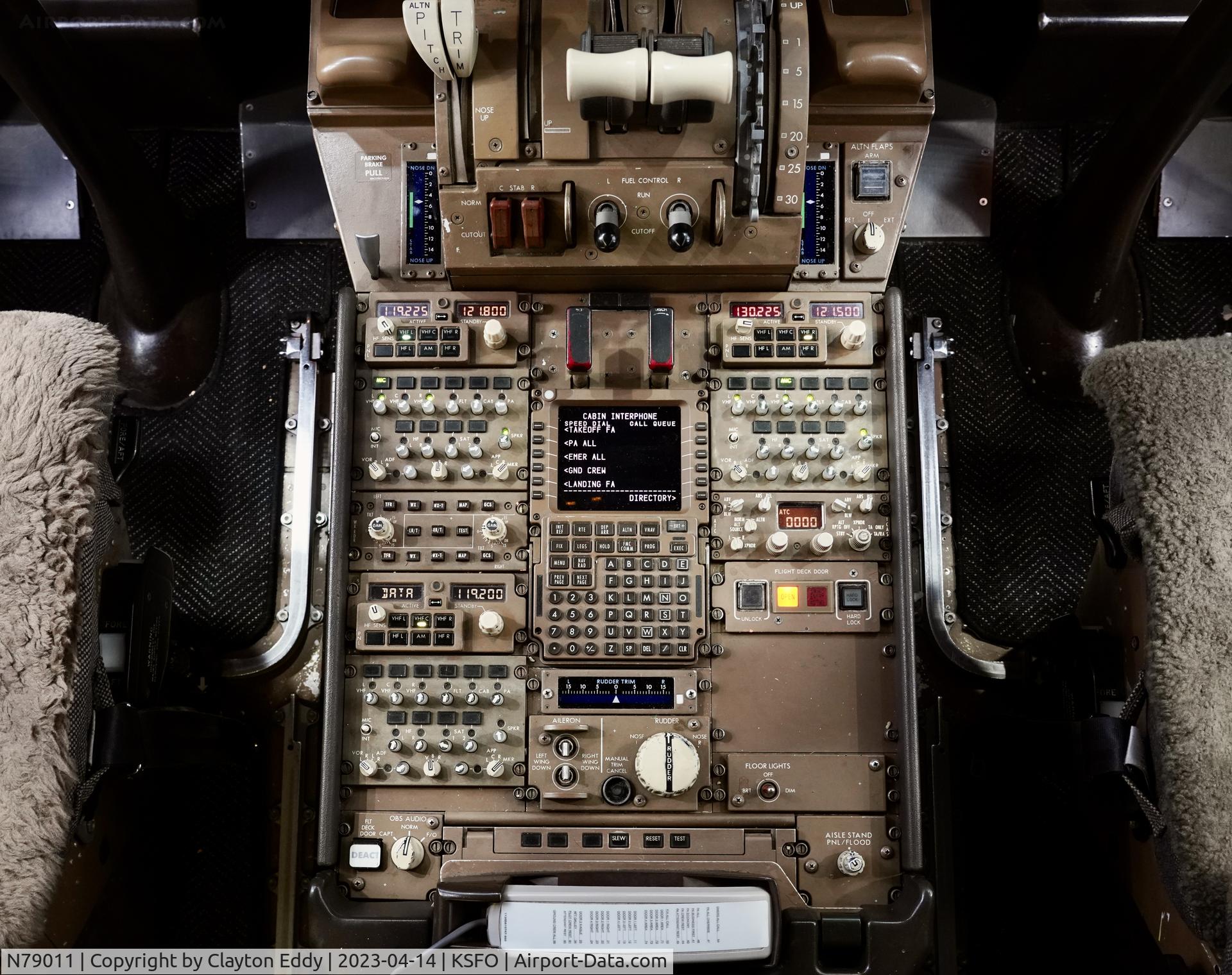 N79011, 1999 Boeing 777-224 C/N 29859, Flightdeck center pedestal SFO 2023.