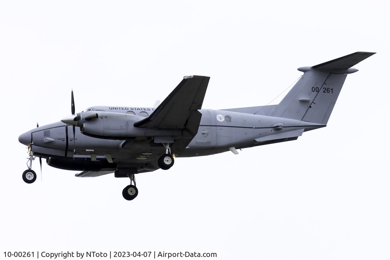 10-00261, Beechcraft C-12V Huron C/N BL-169, Plane