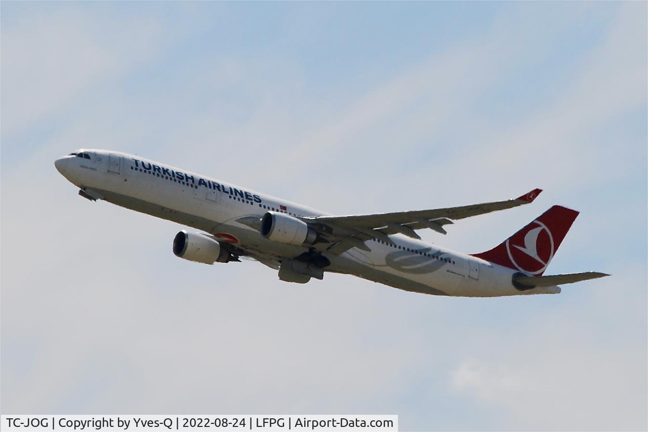 TC-JOG, 2015 Airbus A330-303 C/N 1620, Airbus A330-303, Take off rwy 08L, Roissy Charles De Gaulle airport (LFPG-CDG)