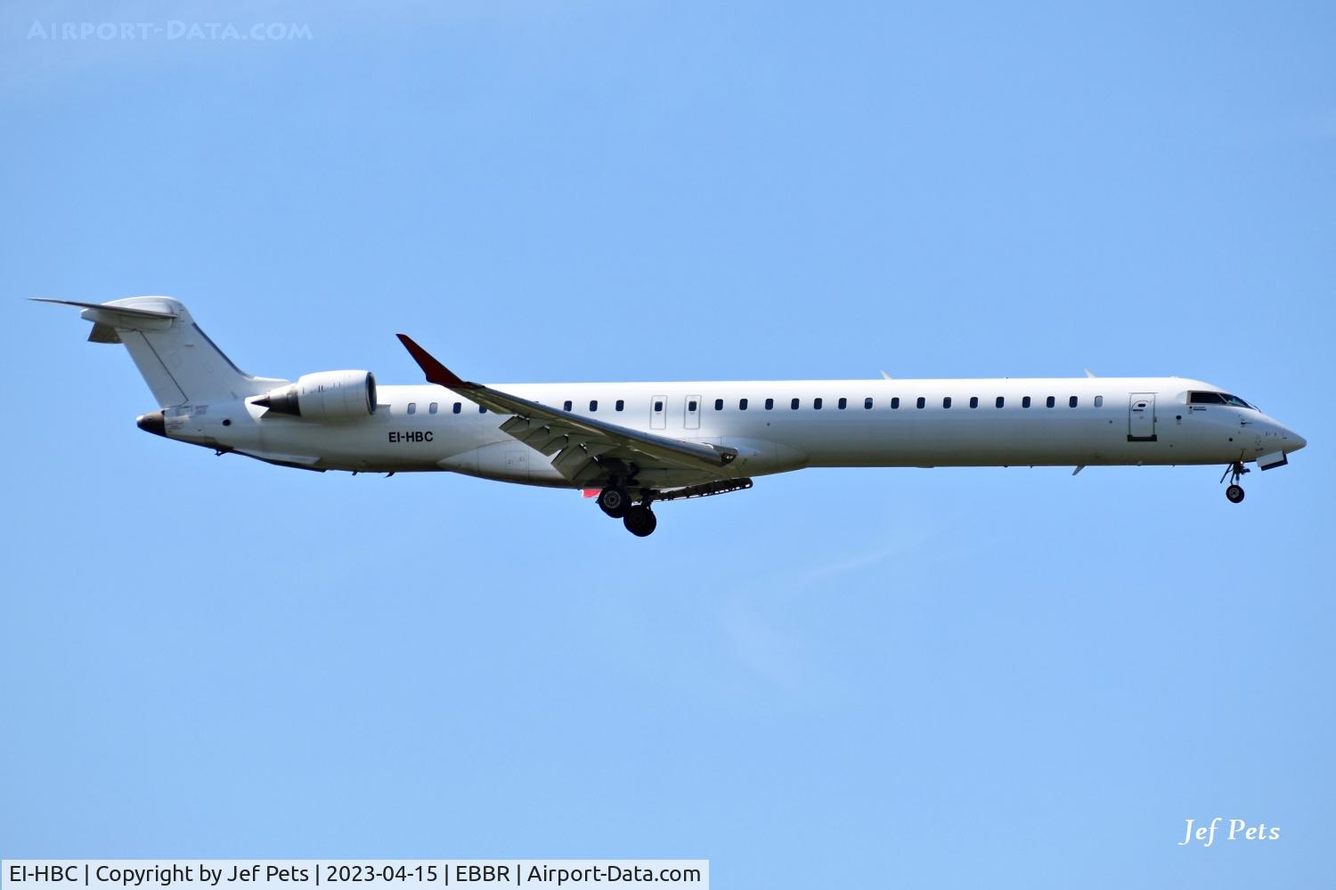 EI-HBC, 2016 Bombardier CRJ-1000 (CL-600-2E25) C/N 19052, Short final at Brussels Airport.