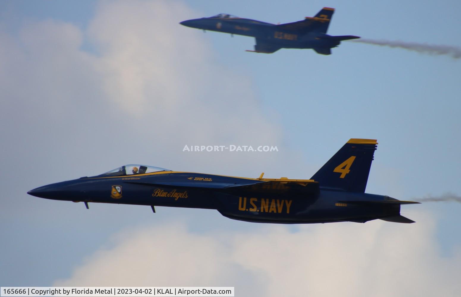 165666, Boeing F/A-18E Super Hornet C/N 1517/E020, Blue Angels F-18E zx