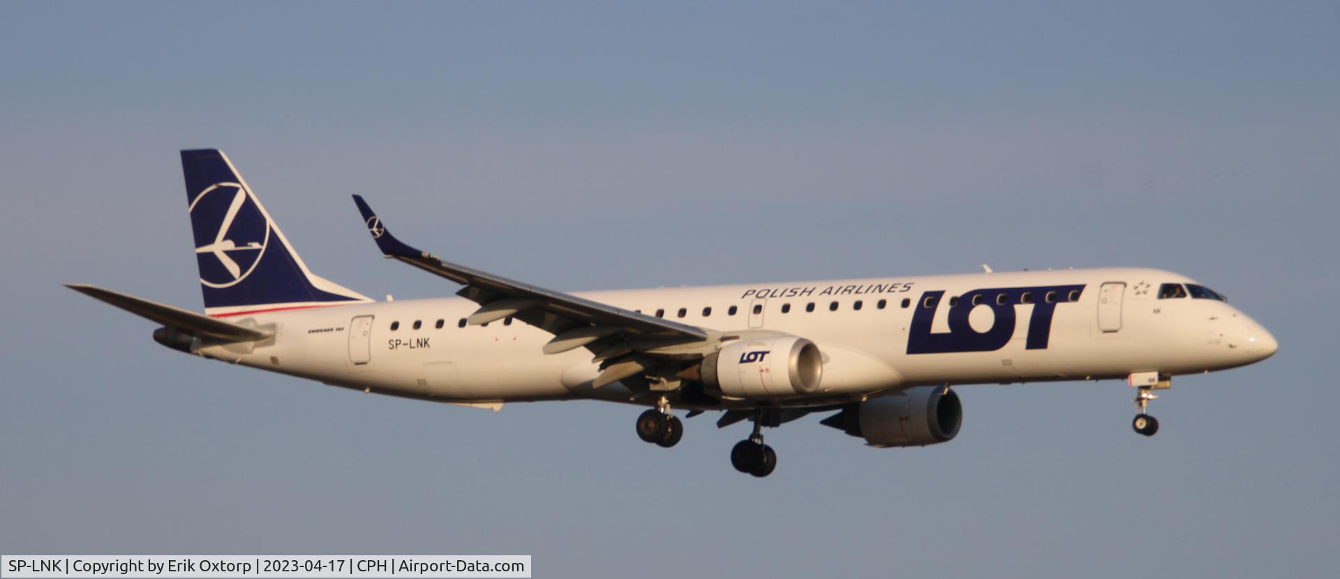 SP-LNK, 2009 Embraer 195AR (ERJ-190-200IGW) C/N 19000247, SP-LNK landing rw 22L