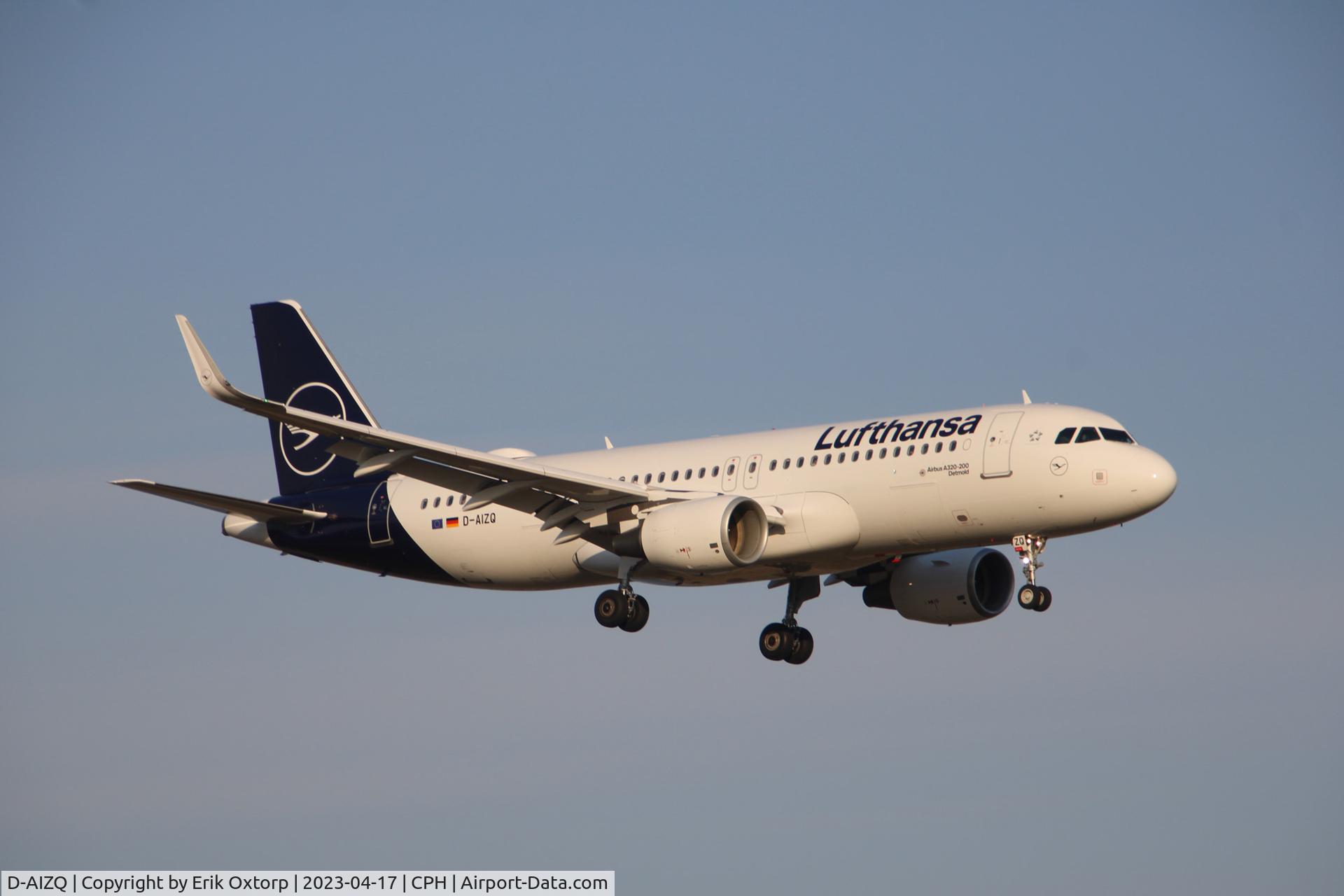 D-AIZQ, 2013 Airbus A320-214 C/N 5497, D-AIZQ landing rw 22L
