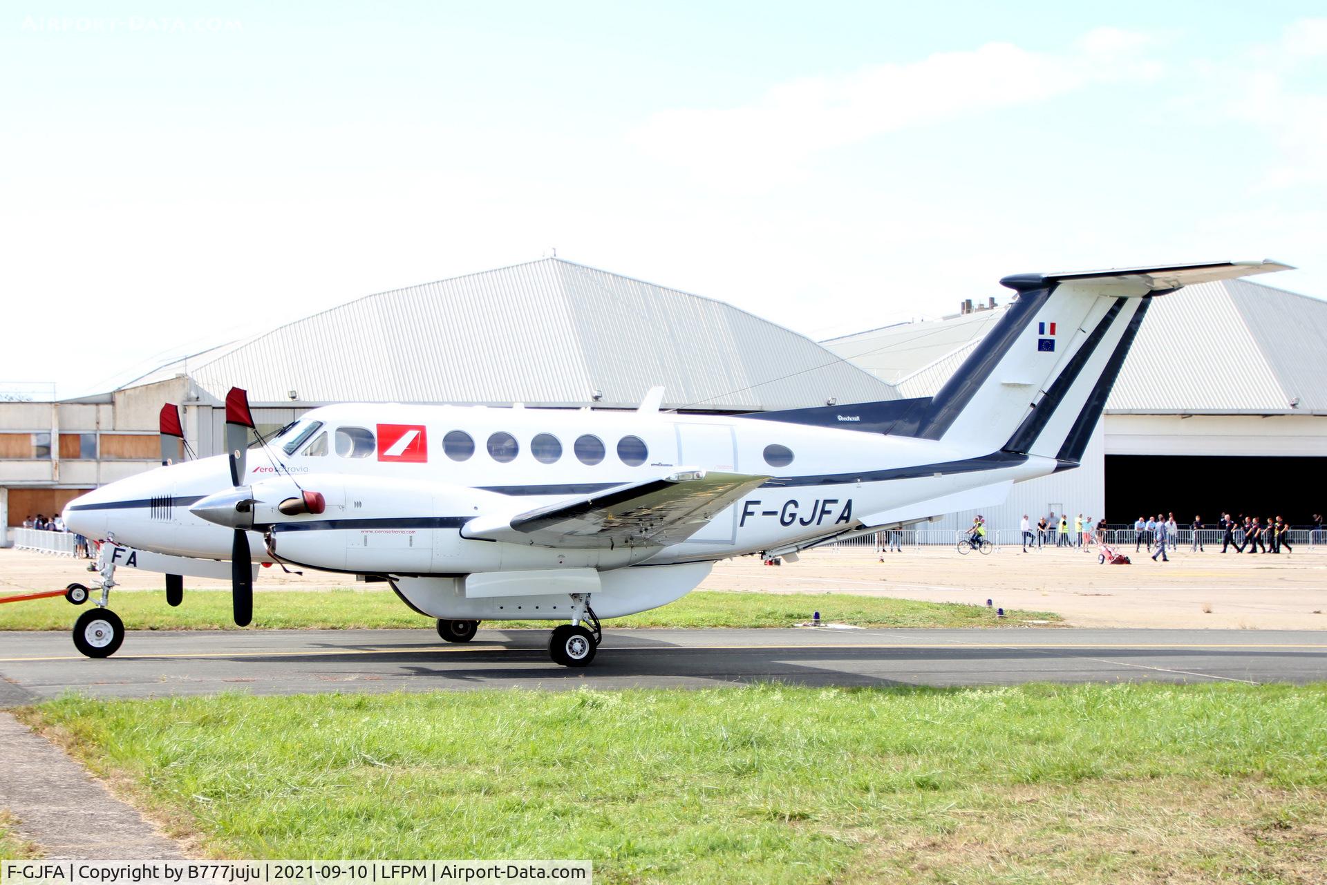 F-GJFA, 1987 Beech B200 King Air C/N BB-1270, during Paris Air Legende 2021