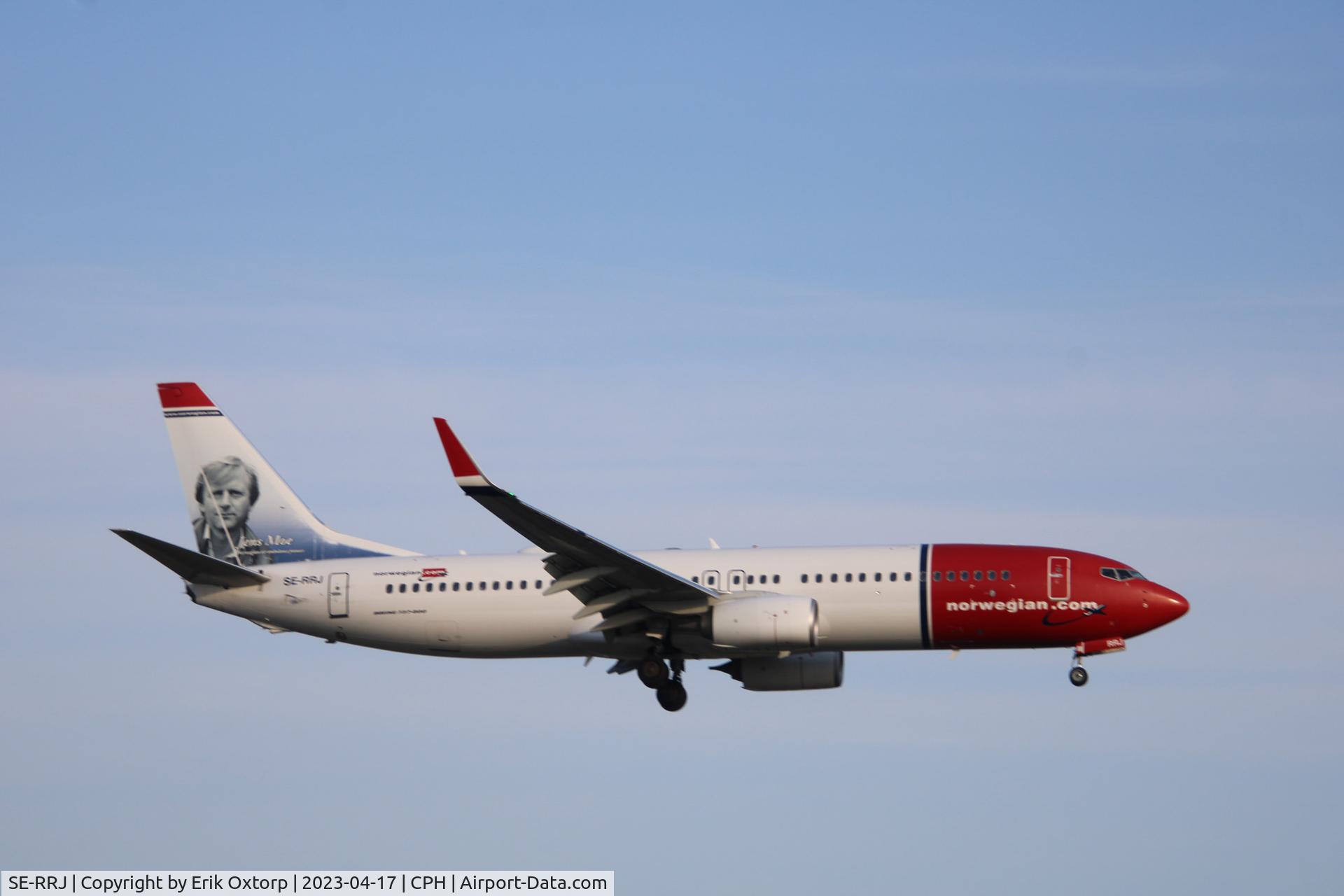 SE-RRJ, 2018 Boeing 737-8JP C/N 42094, SE-RRJ landing rw 22L