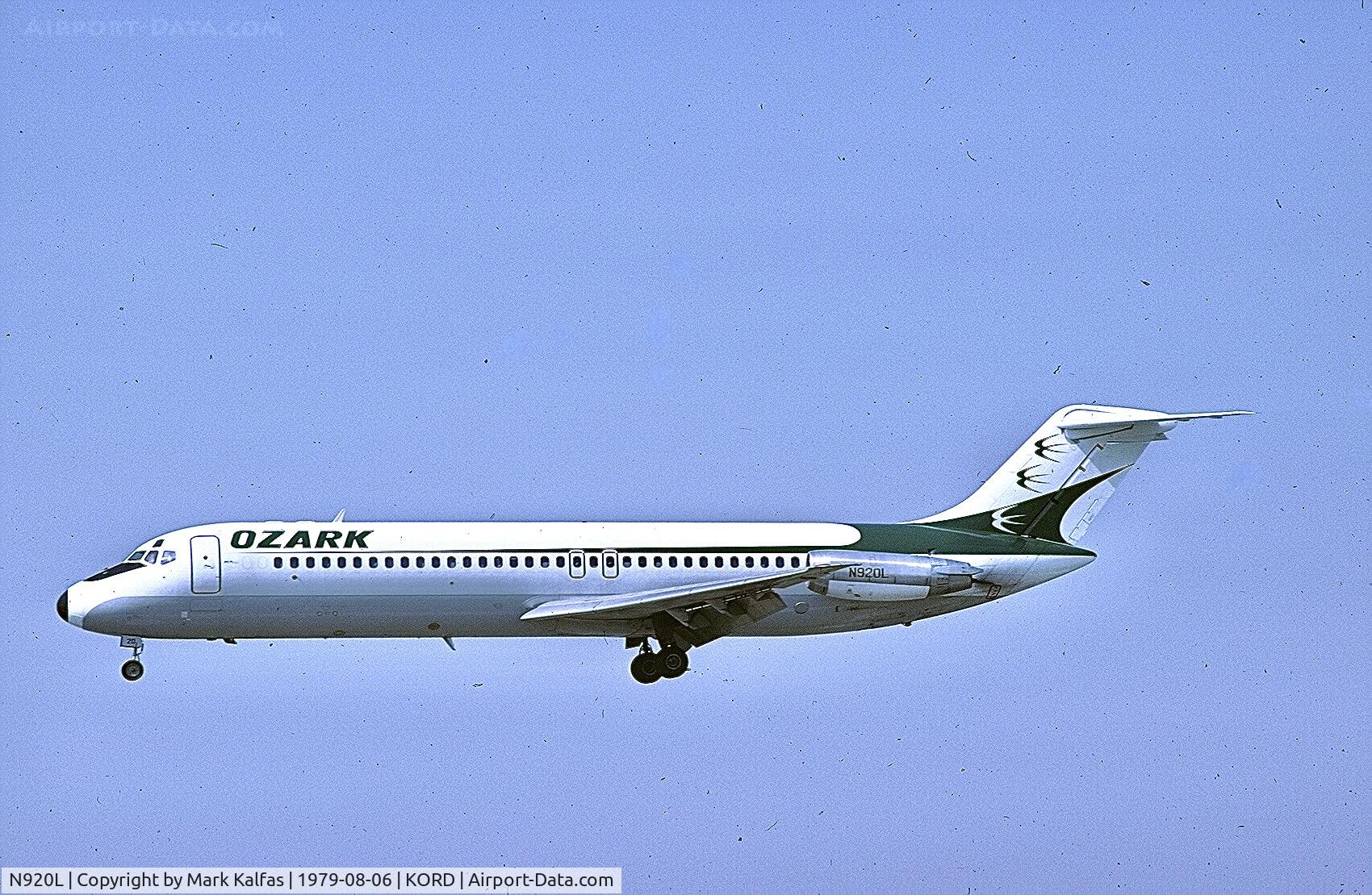 N920L, 1976 McDonnell Douglas DC-9-32 C/N 47734, Ozark Airlines, McDonnell Douglas DC-9-32, N920L on approach KORD>