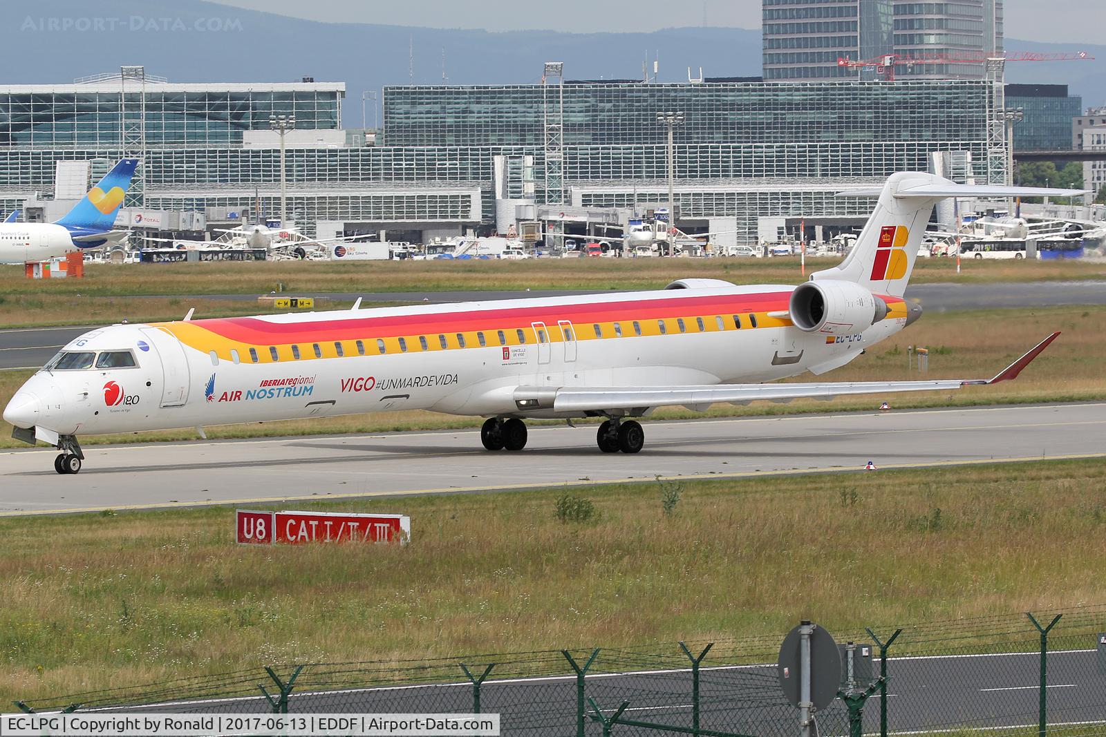 EC-LPG, 2011 Bombardier CRJ-1000ER NG (CL-600-2E25) C/N 19021, at fra