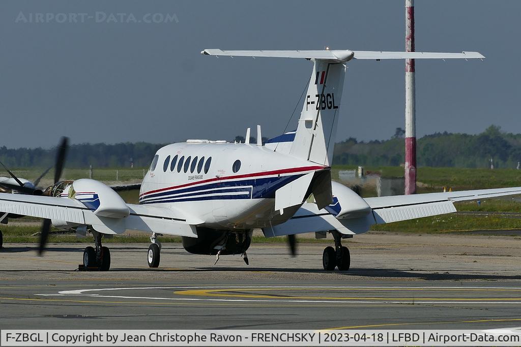 F-ZBGL, Hawker Beechcraft 350ER Super King Air (B300CER) C/N FL-746, France Douanes