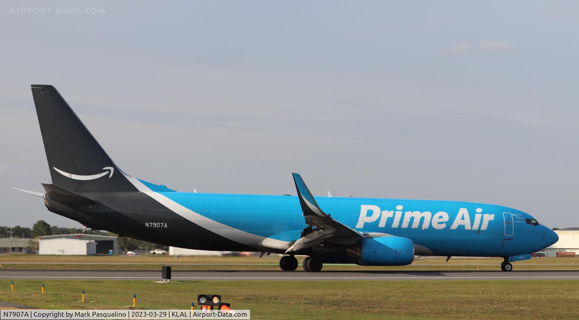 N7907A, 2001 Boeing 737-83N C/N 32577, Boeing 737-83N
