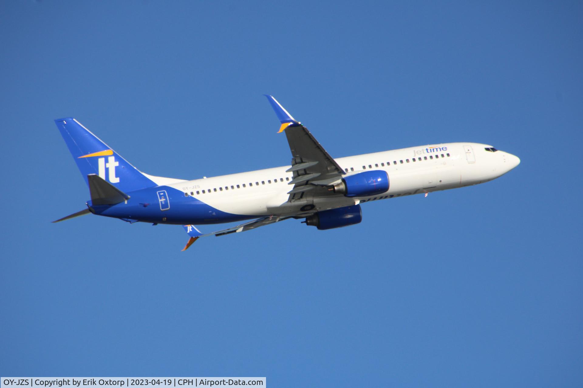 OY-JZS, 2007 Boeing 737-8K5 C/N 35100, OY-JZS takeoff rw 04R