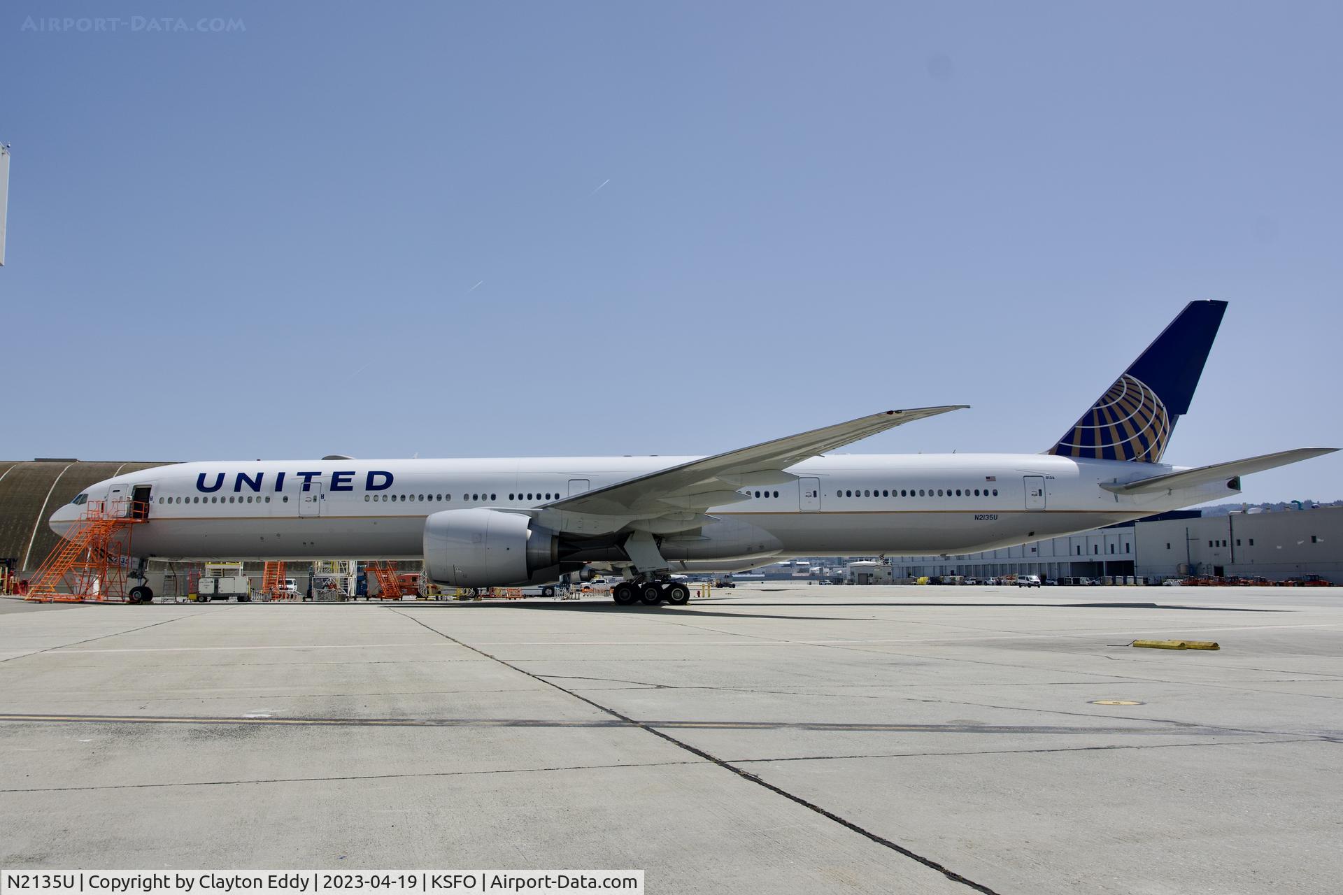 N2135U, 2017 Boeing 777-300/ER C/N 62646, SFO 2023.