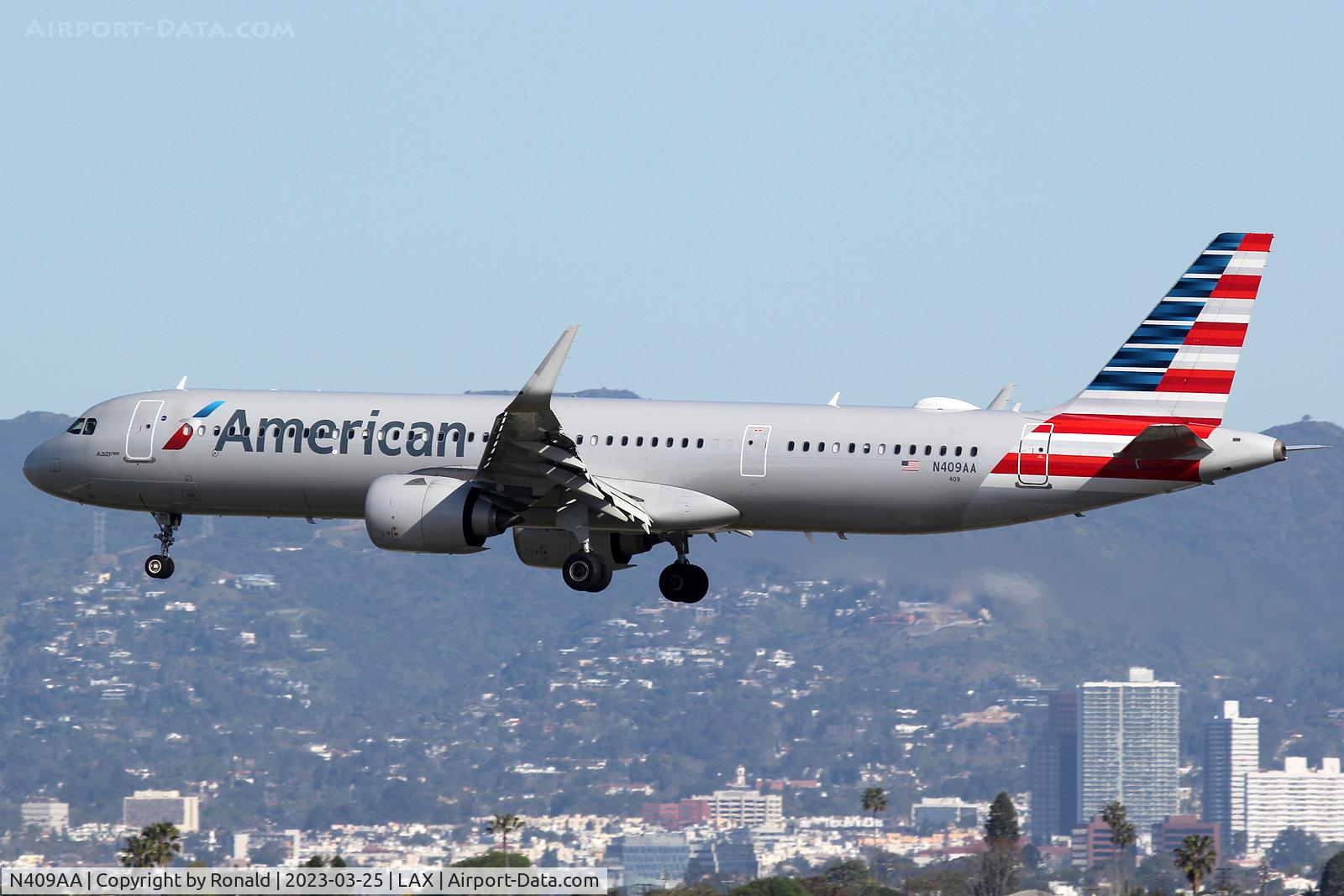 N409AA, 2019 Airbus A321-253NX C/N 9178, at lax