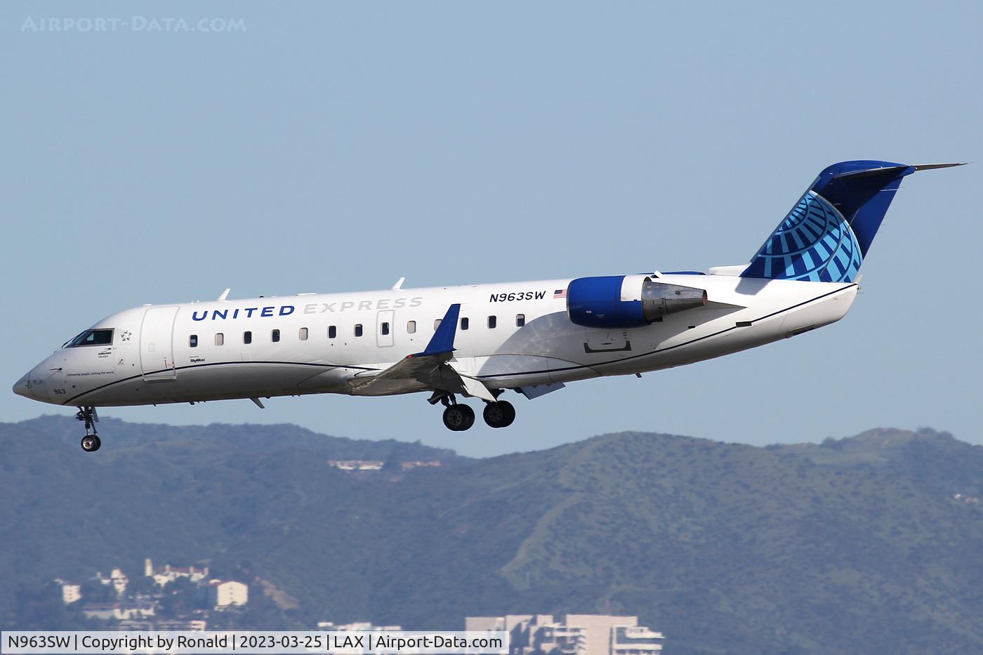N963SW, 2003 Bombardier CRJ-200LR (CL-600-2B19) C/N 7865, at lax