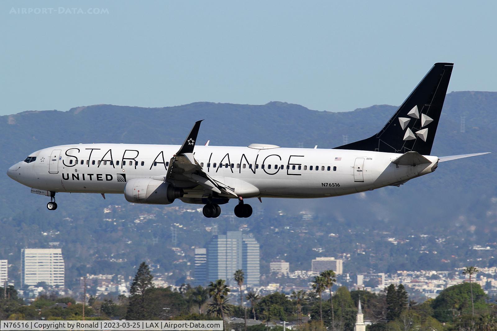 N76516, 2008 Boeing 737-824 C/N 37096, at lax
