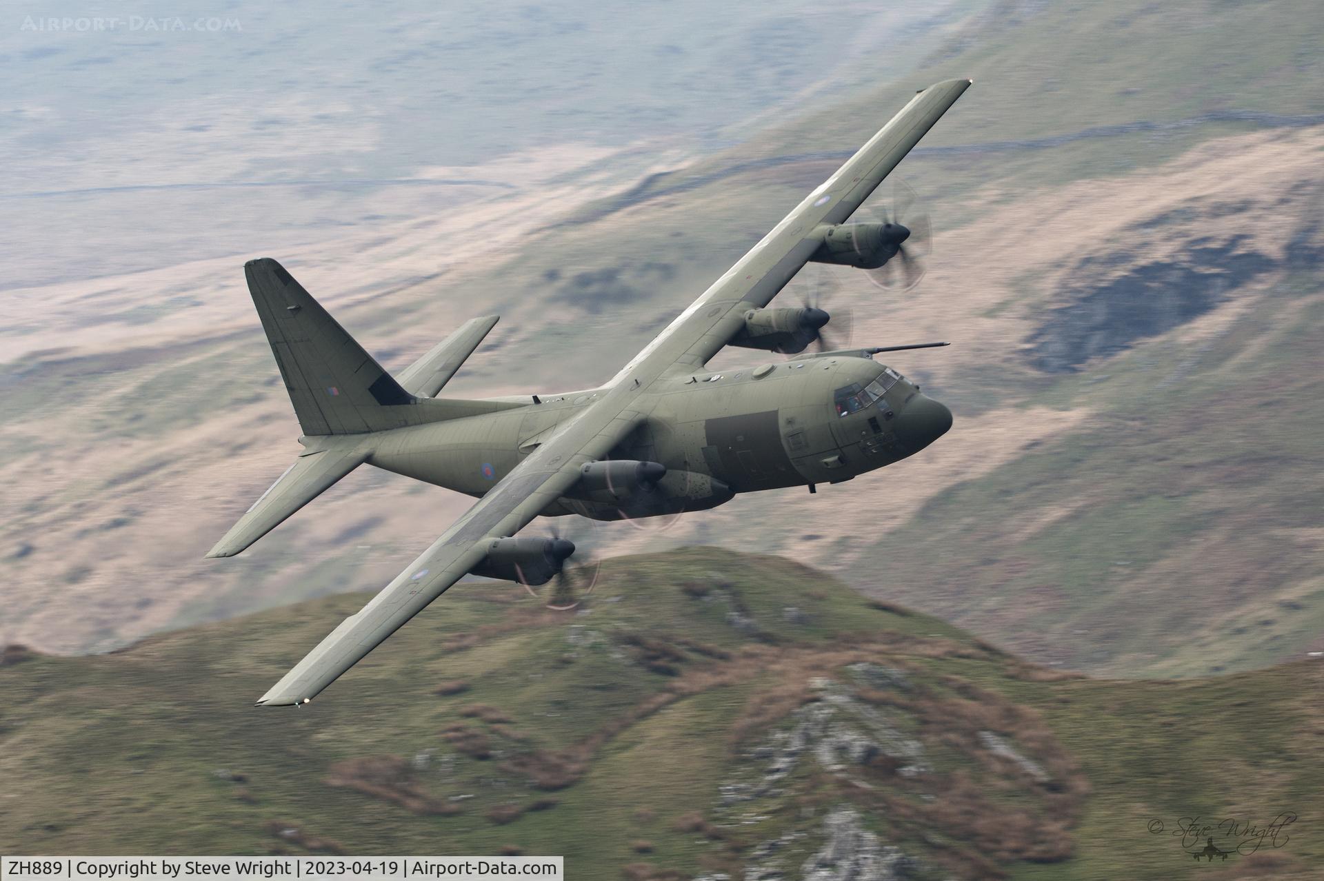 ZH889, 2000 Lockheed Martin C-130J Hercules C.5 C/N 382-5500, Cad West, Mach Loop. Wales. UK