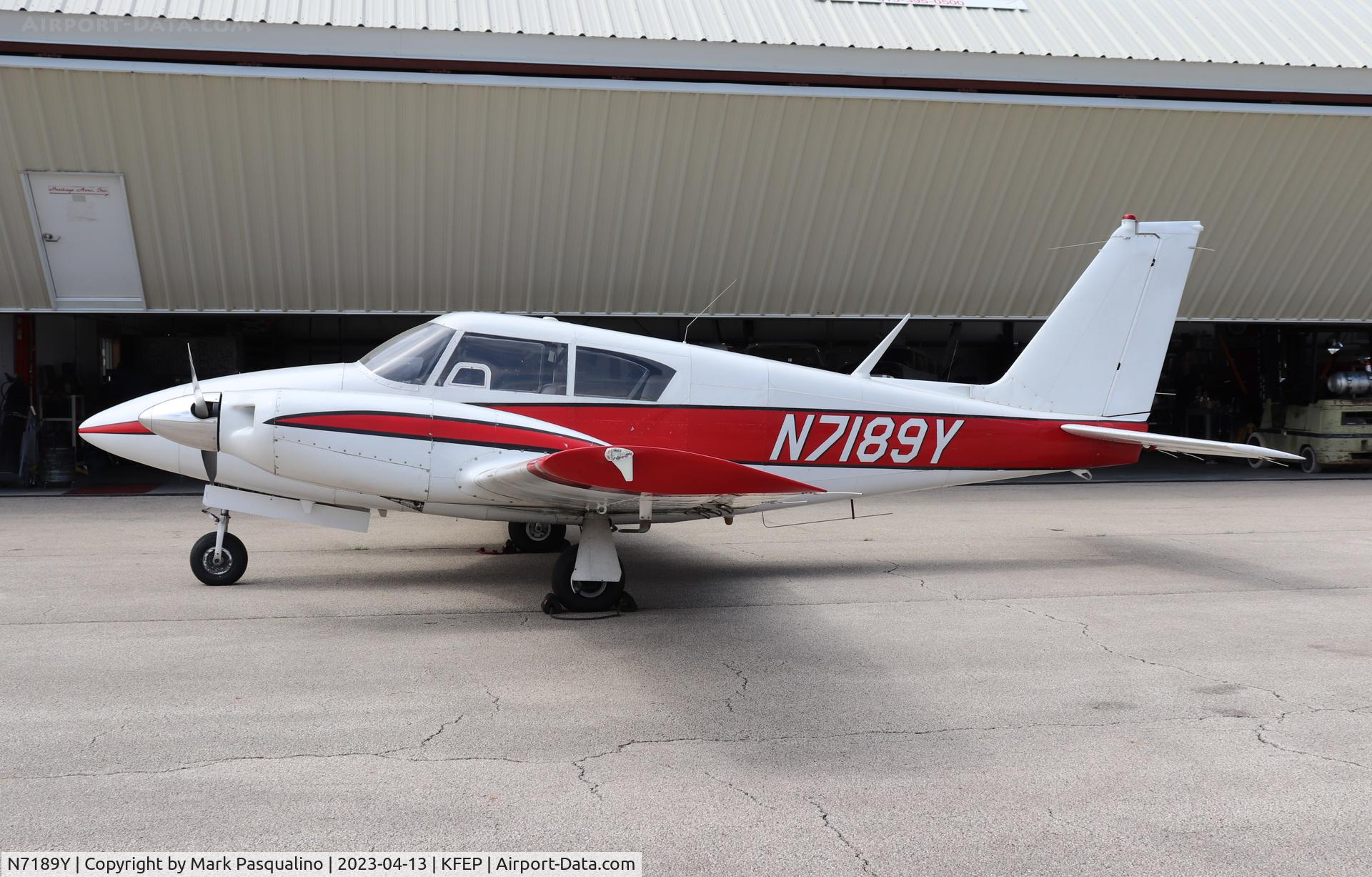 N7189Y, 1963 Piper PA-30 Twin Comanche C/N 30-213, Piper PA-30