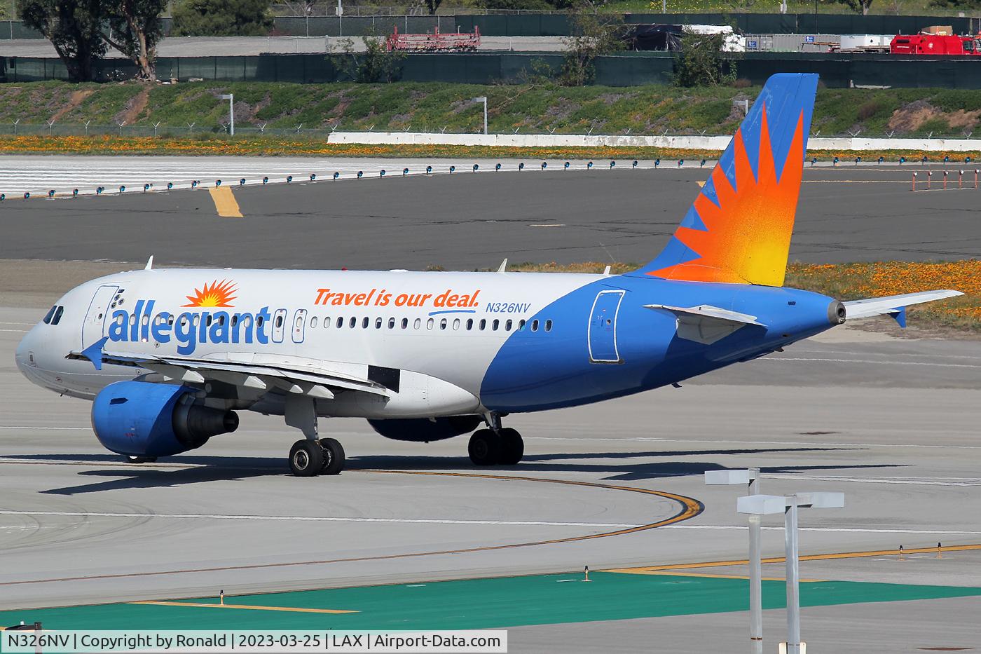 N326NV, 2005 Airbus A319-111 C/N 2586, at lax
