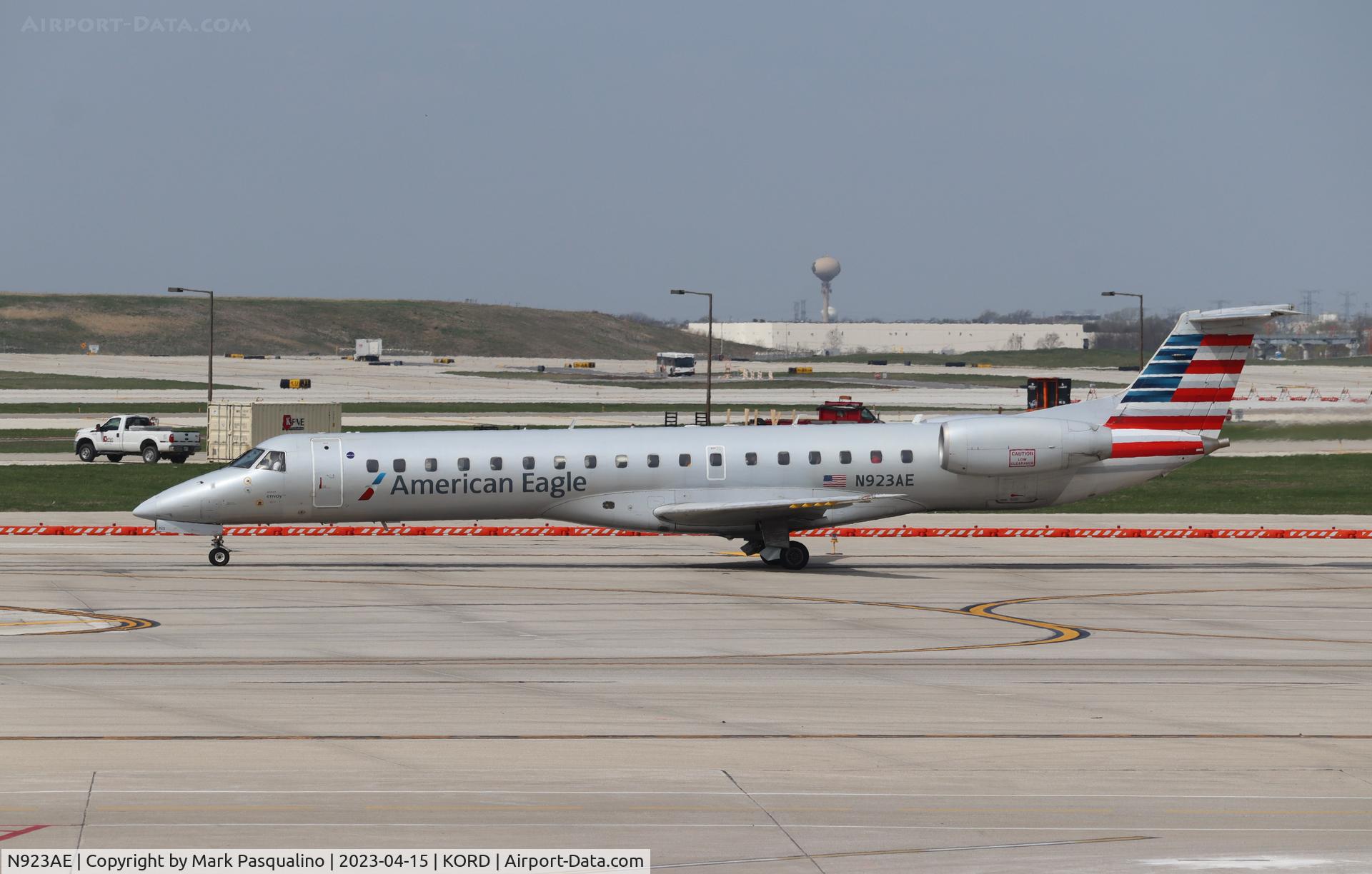 N923AE, 2005 Embraer ERJ-145LR (EMB-145LR) C/N 14500907, EMB-145LR