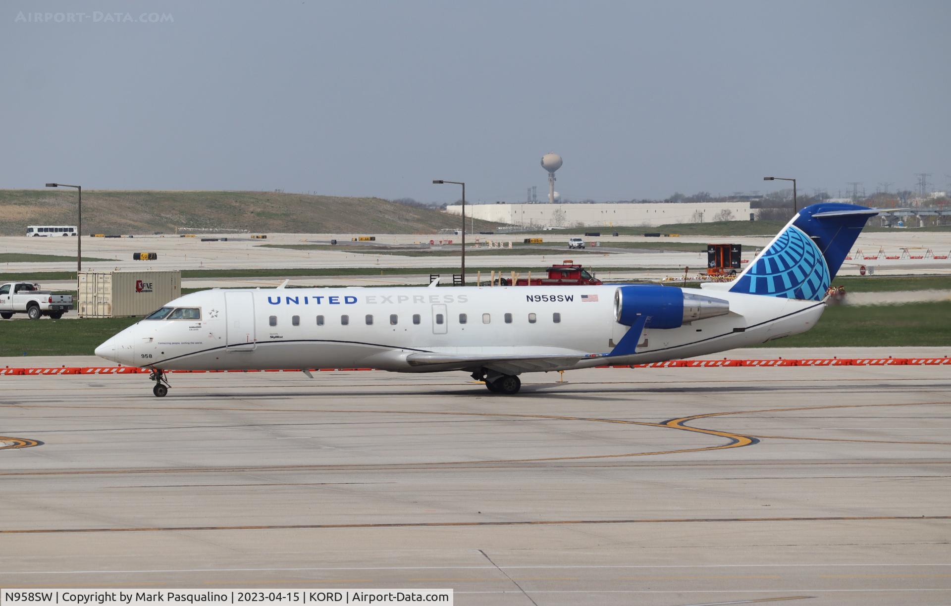 N958SW, 2003 Bombardier CRJ-200LR (CL-600-2B19) C/N 7833, CL-600-2B19
