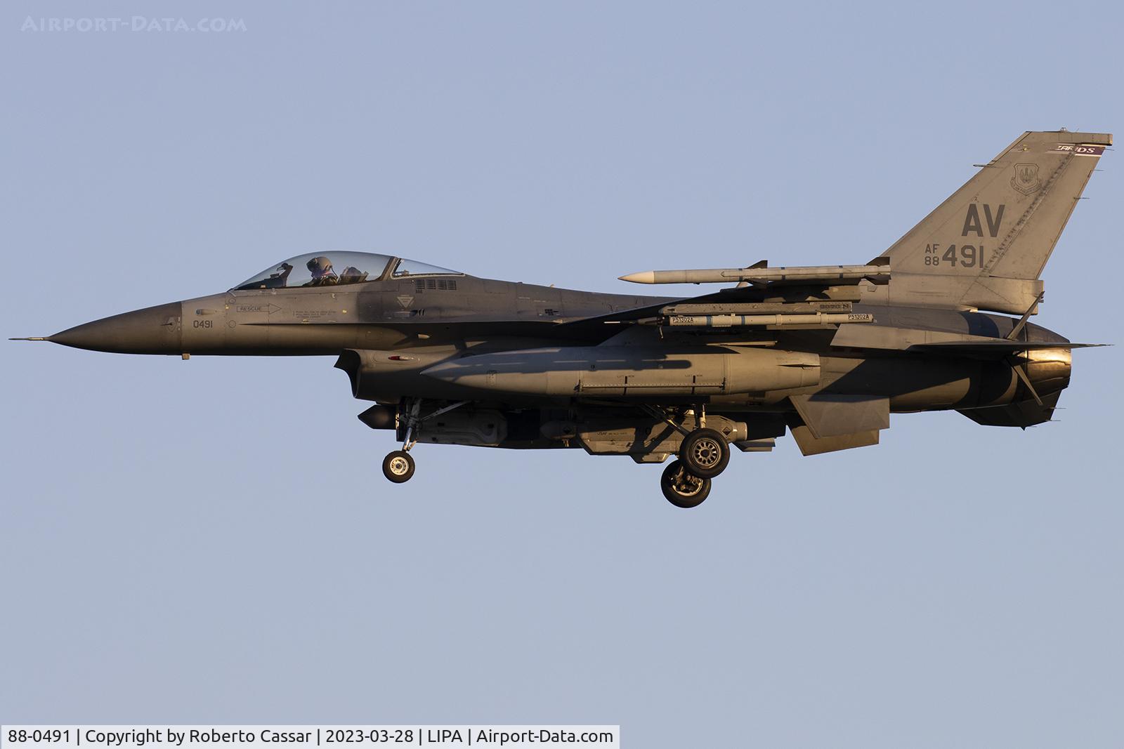 88-0491, 1990 General Dynamics F-16CM Fighting Falcon C/N 1C-93, Aviano Airbase