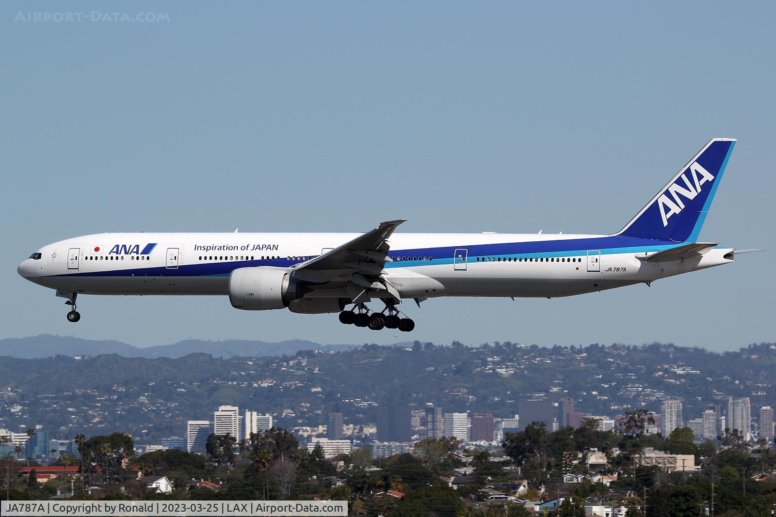 JA787A, 2010 Boeing 777-381/ER C/N 37949, at lax