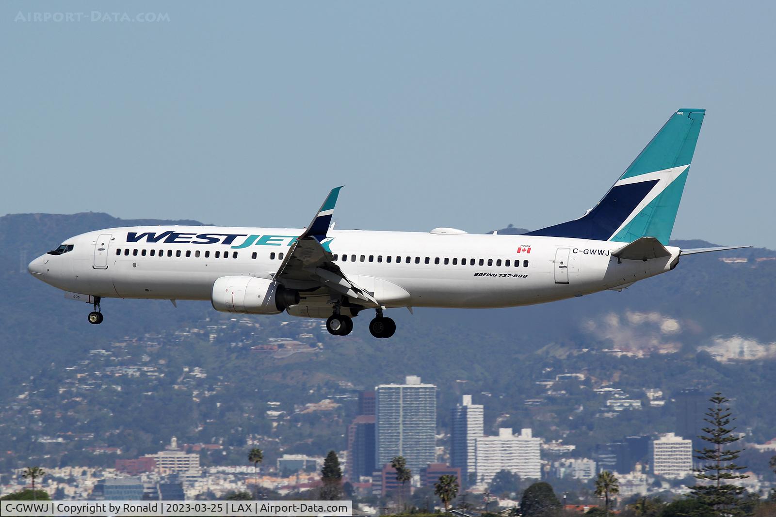 C-GWWJ, 2008 Boeing 737-8CT C/N 35080, at lax