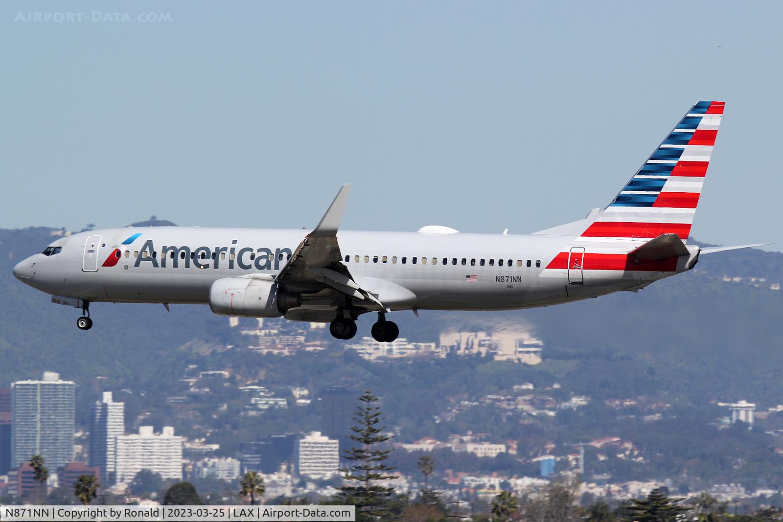 N871NN, 2011 Boeing 737-823 C/N 31127, at lax