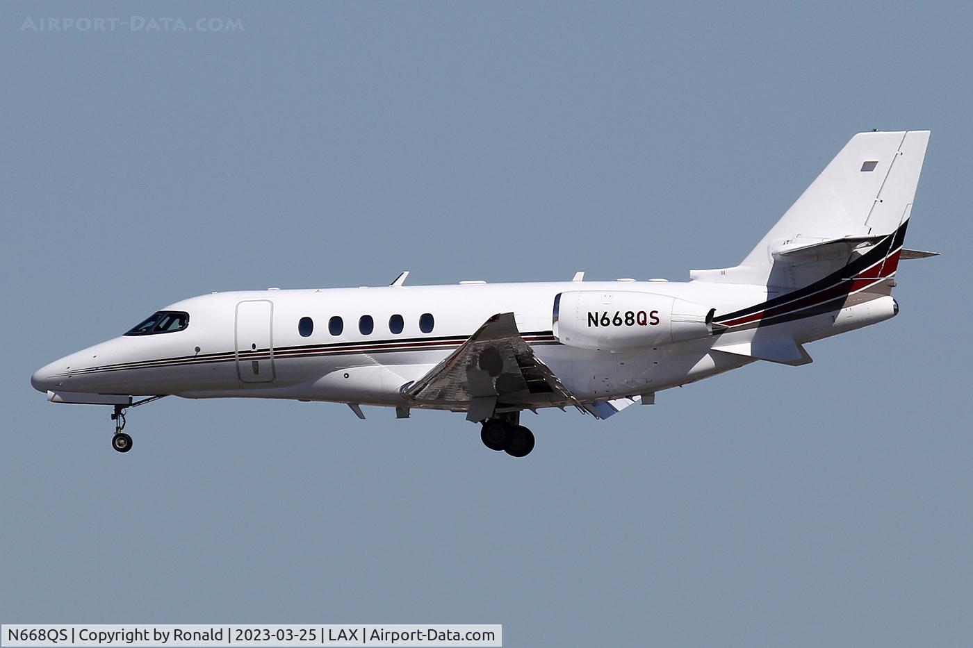 N668QS, 2002 Cessna 560XL Citation Excel C/N 560-5268, at lax