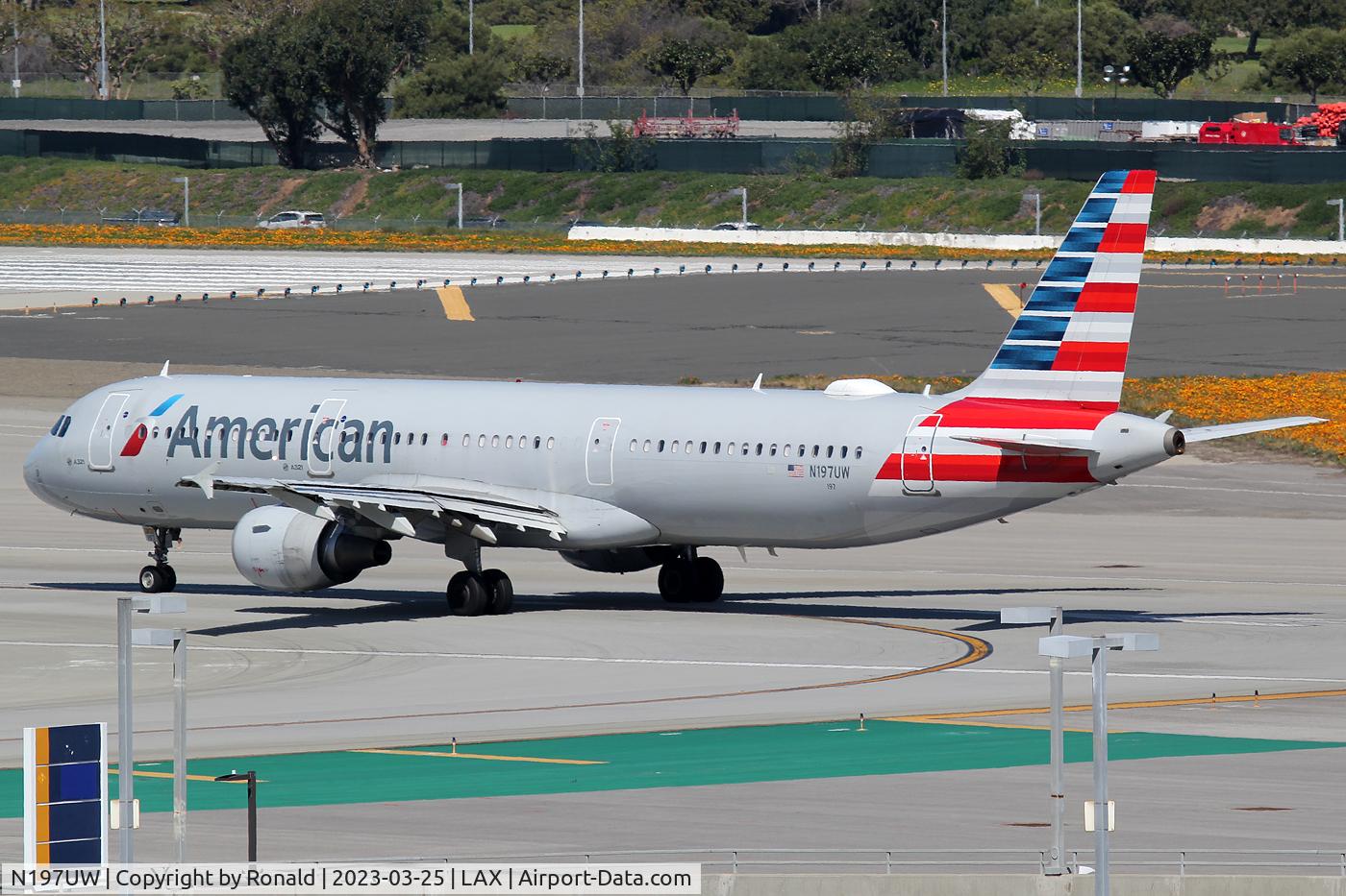N197UW, 2009 Airbus A321-211 C/N 3928, at lax