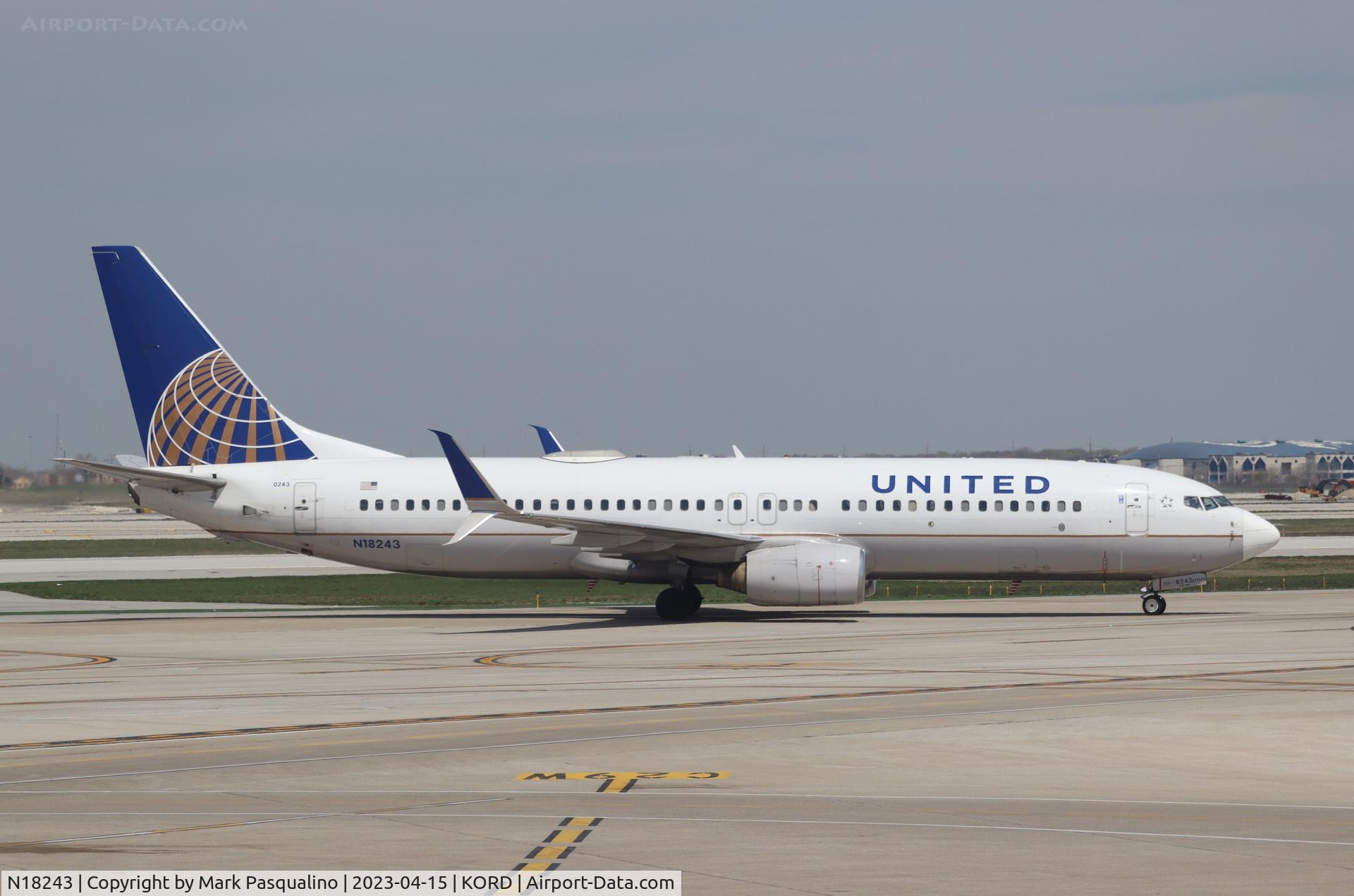 N18243, 1999 Boeing 737-824 C/N 28806, Boeing 737-824