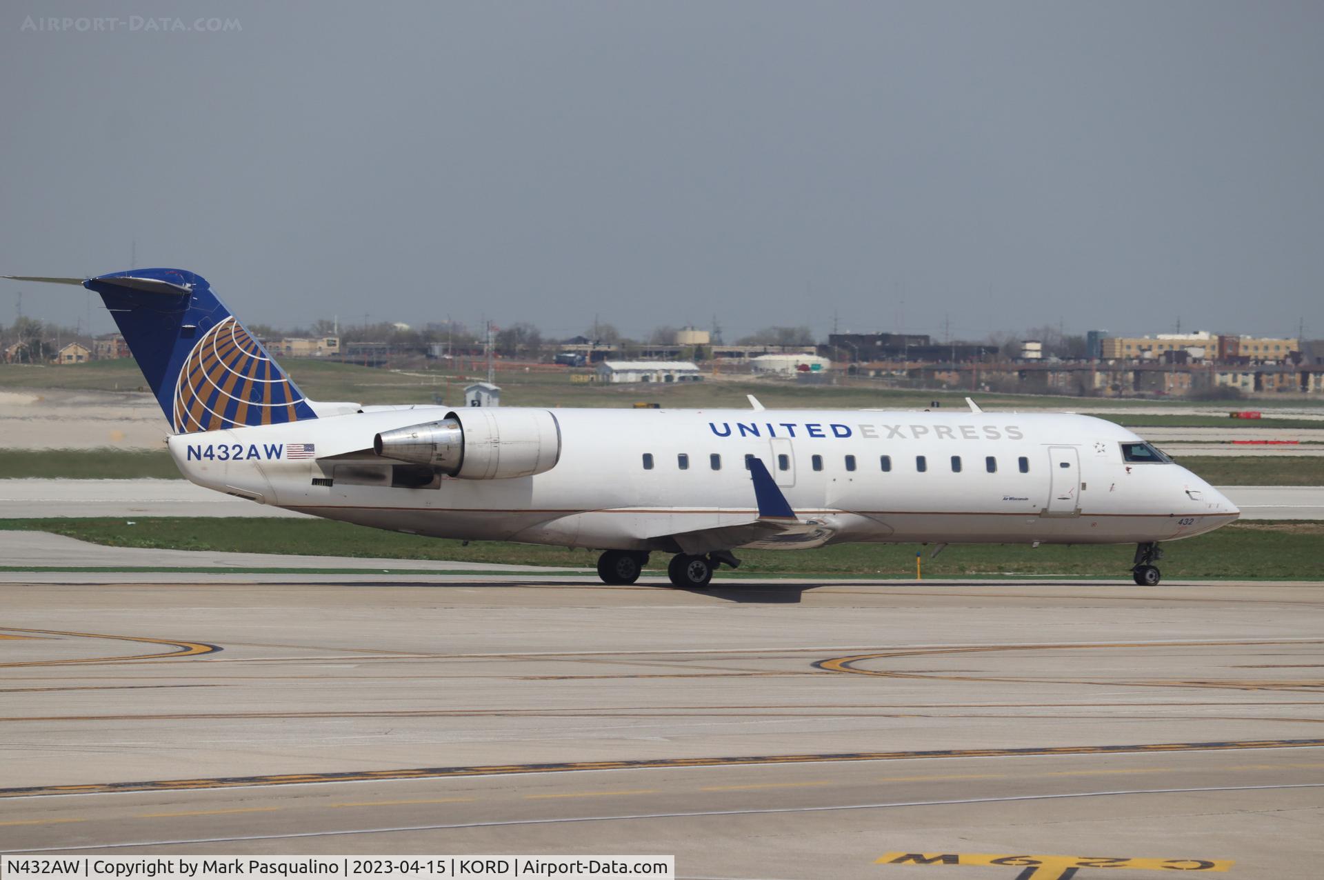 N432AW, 1998 Bombardier CRJ-200ER (CL-600-2B19) C/N 7257, CL-600-2B19