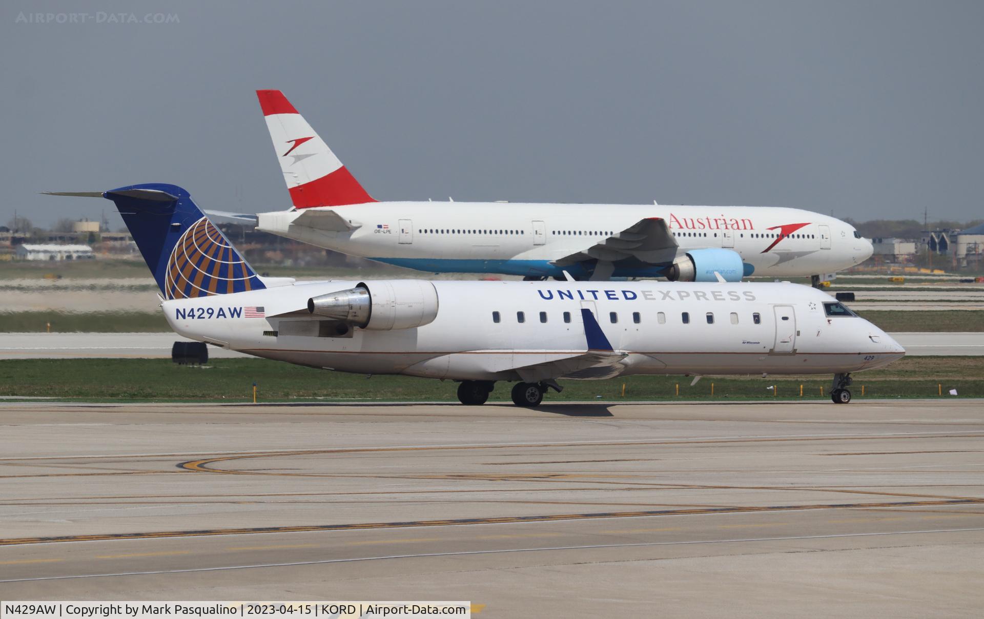 N429AW, 2002 Bombardier CRJ-200LR (CL-600-2B19) C/N 7711, CL-600-2B19