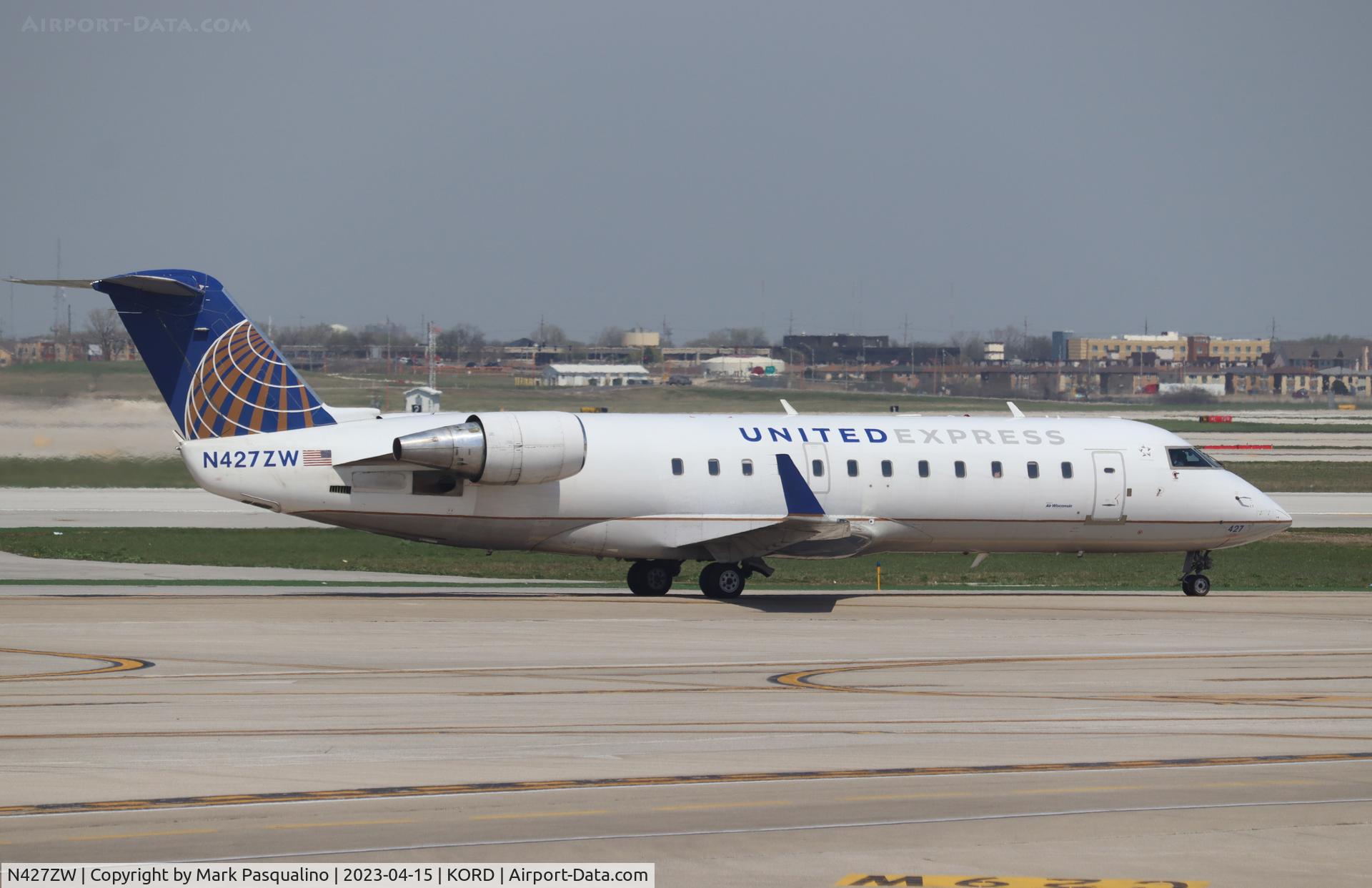 N427ZW, 2002 Bombardier CRJ-200LR (CL-600-2B19) C/N 7685, CL-600-2B19