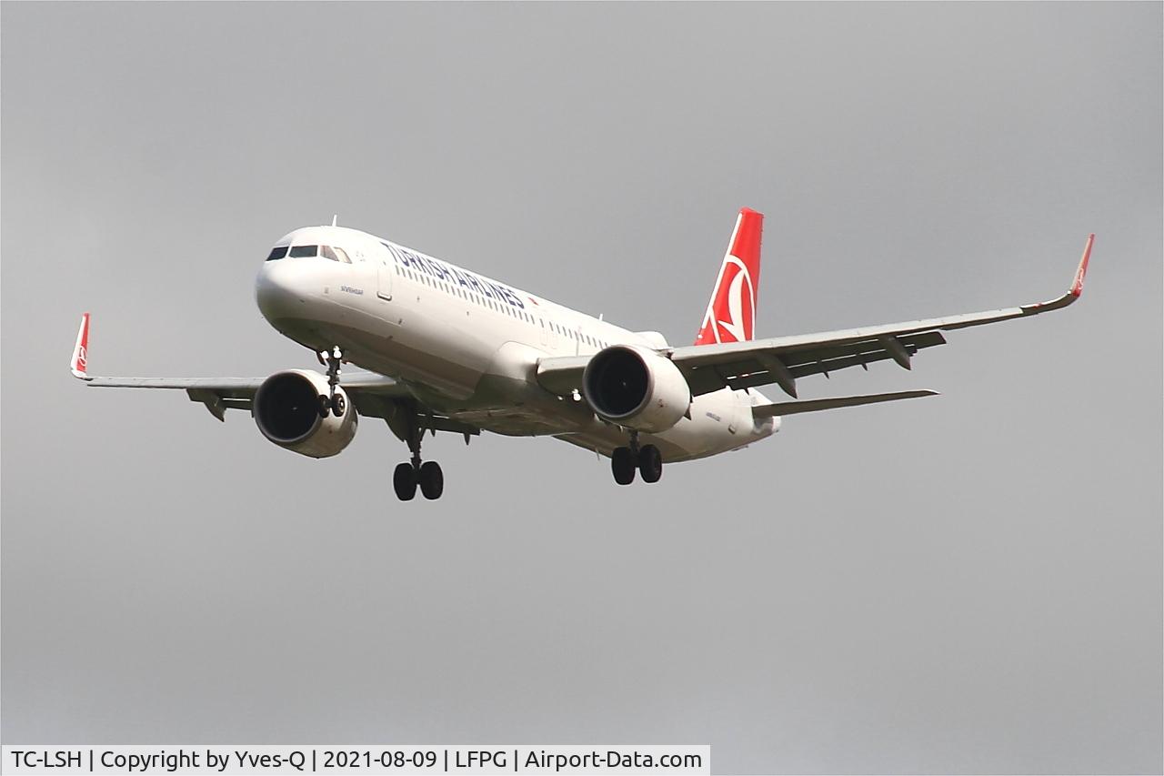 TC-LSH, 2019 Airbus A321-271NX C/N 8919, Airbus A321-271NX, Short approach rwy26L, Roissy Charles De Gaulle airport (LFPG-CDG)