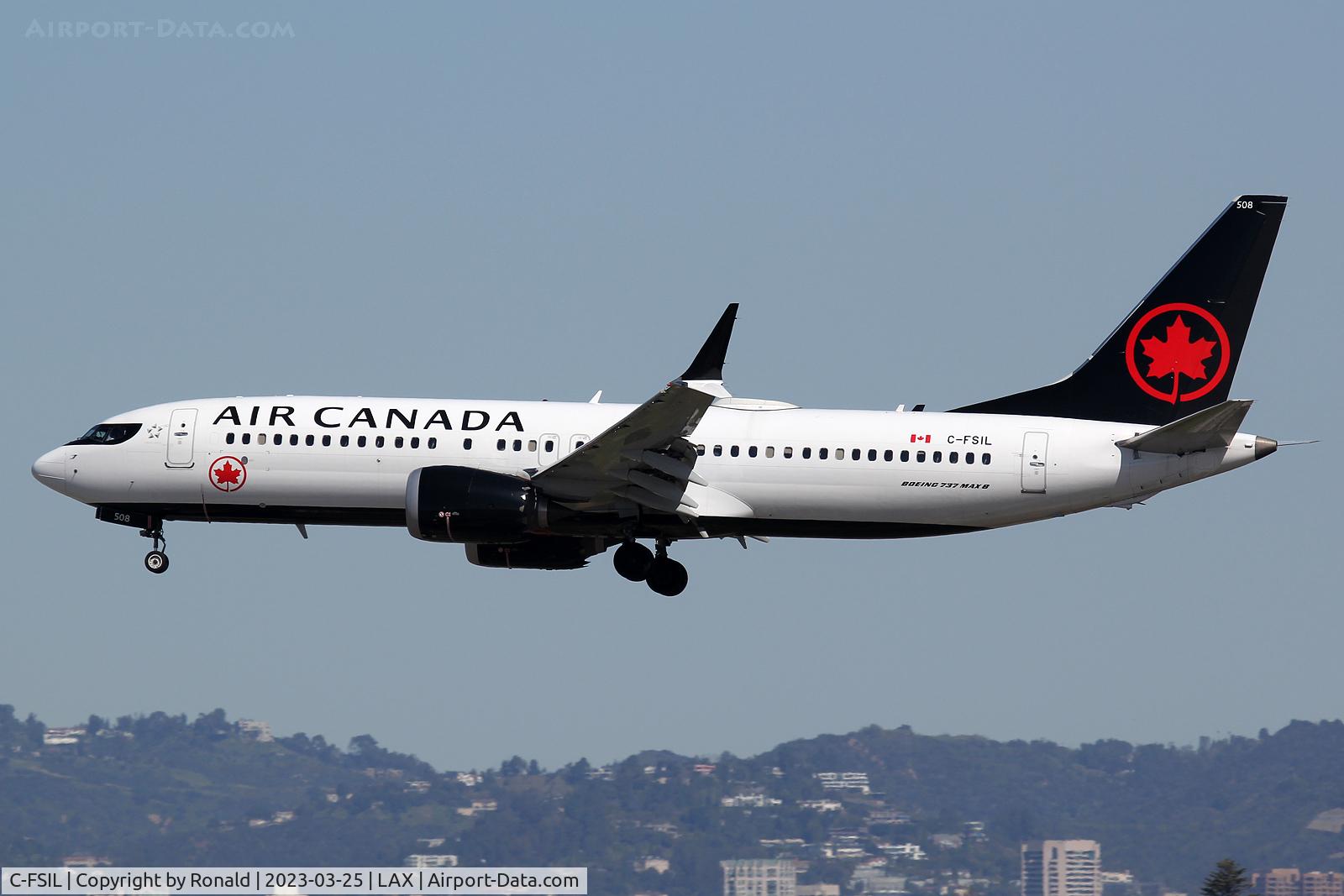 C-FSIL, 2018 Boeing 737-8 MAX C/N 61214, at lax