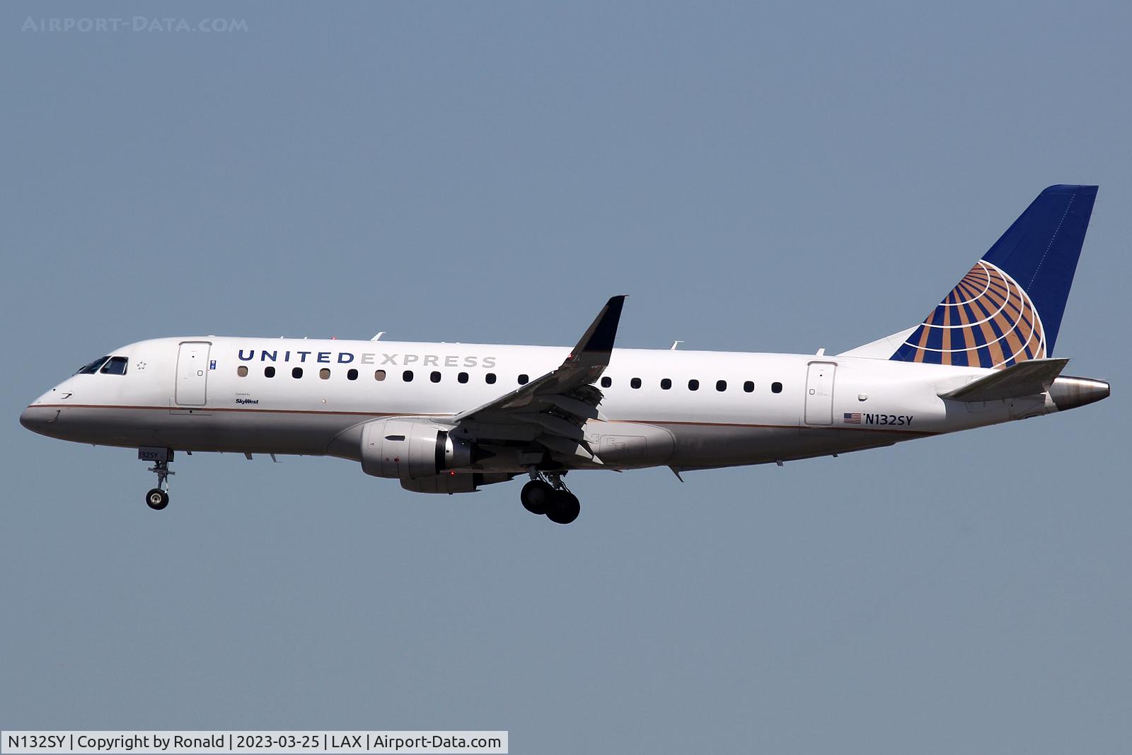 N132SY, 2015 Embraer 170LR (ERJ-170-100LR) C/N 17000451, at lax