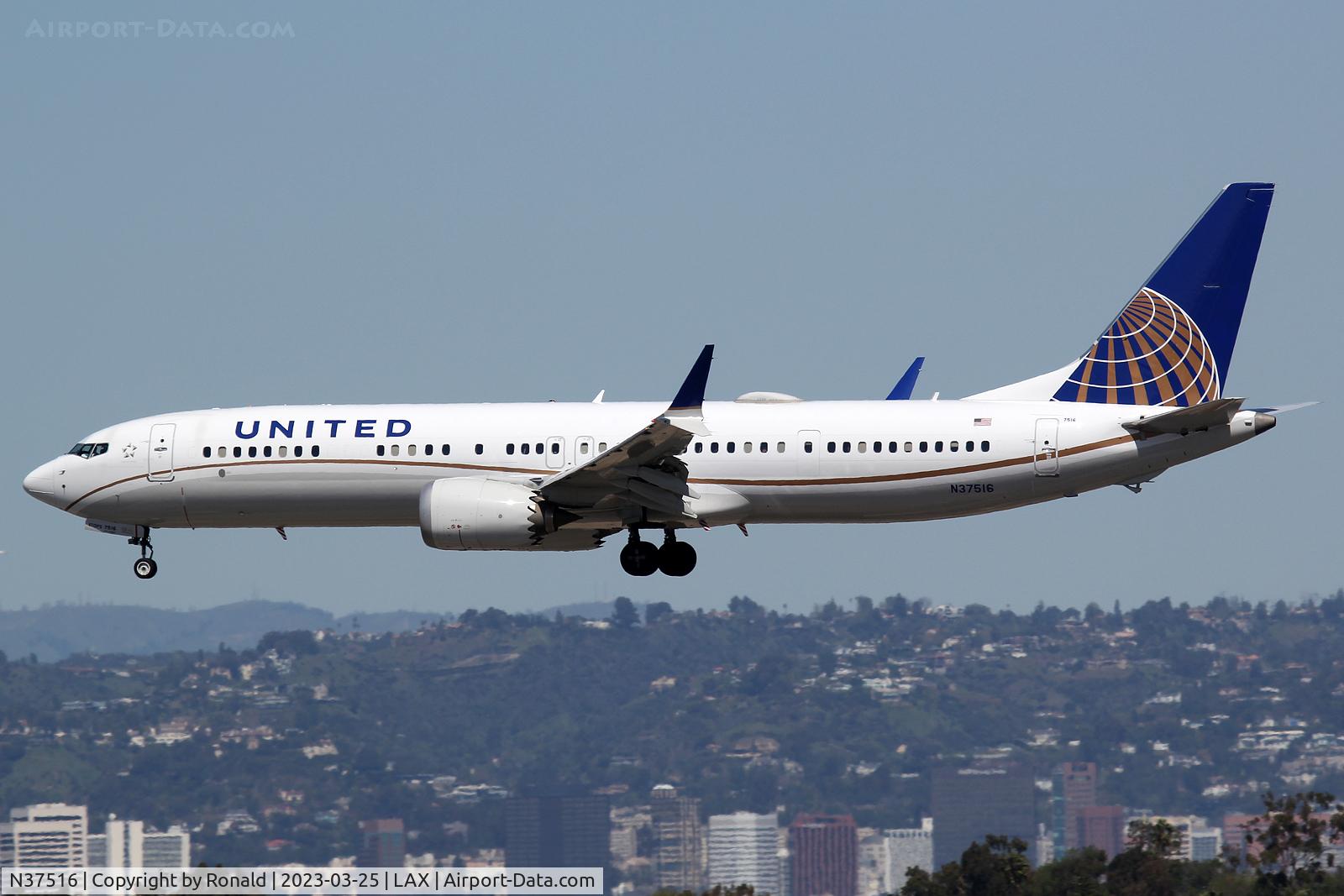 N37516, 2019 Boeing 737-9 MAX C/N 43454, at lax