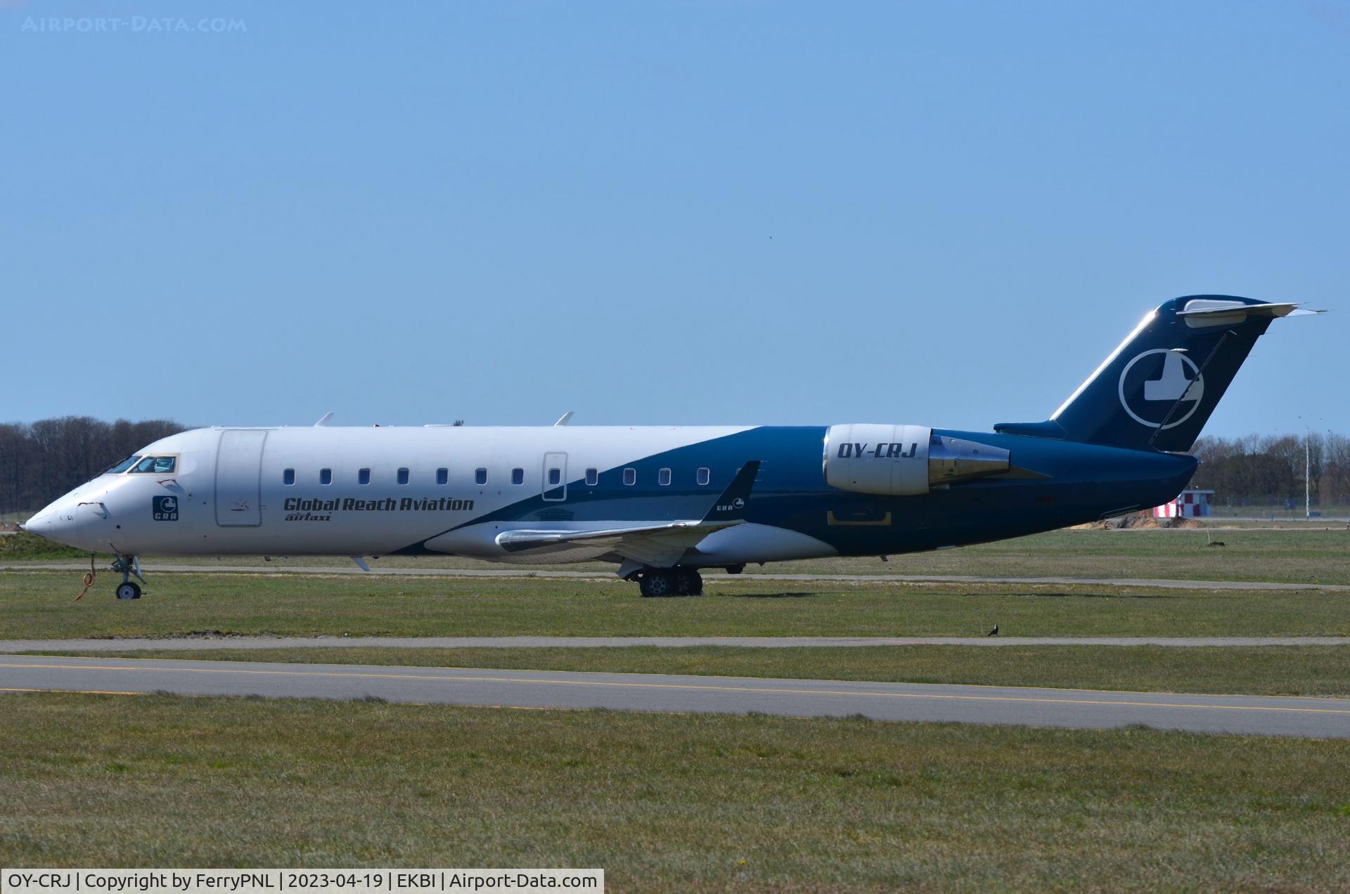 OY-CRJ, 2000 Canadair CRJ-200LR (CL-600-2B19) C/N 7384, GRA CL200