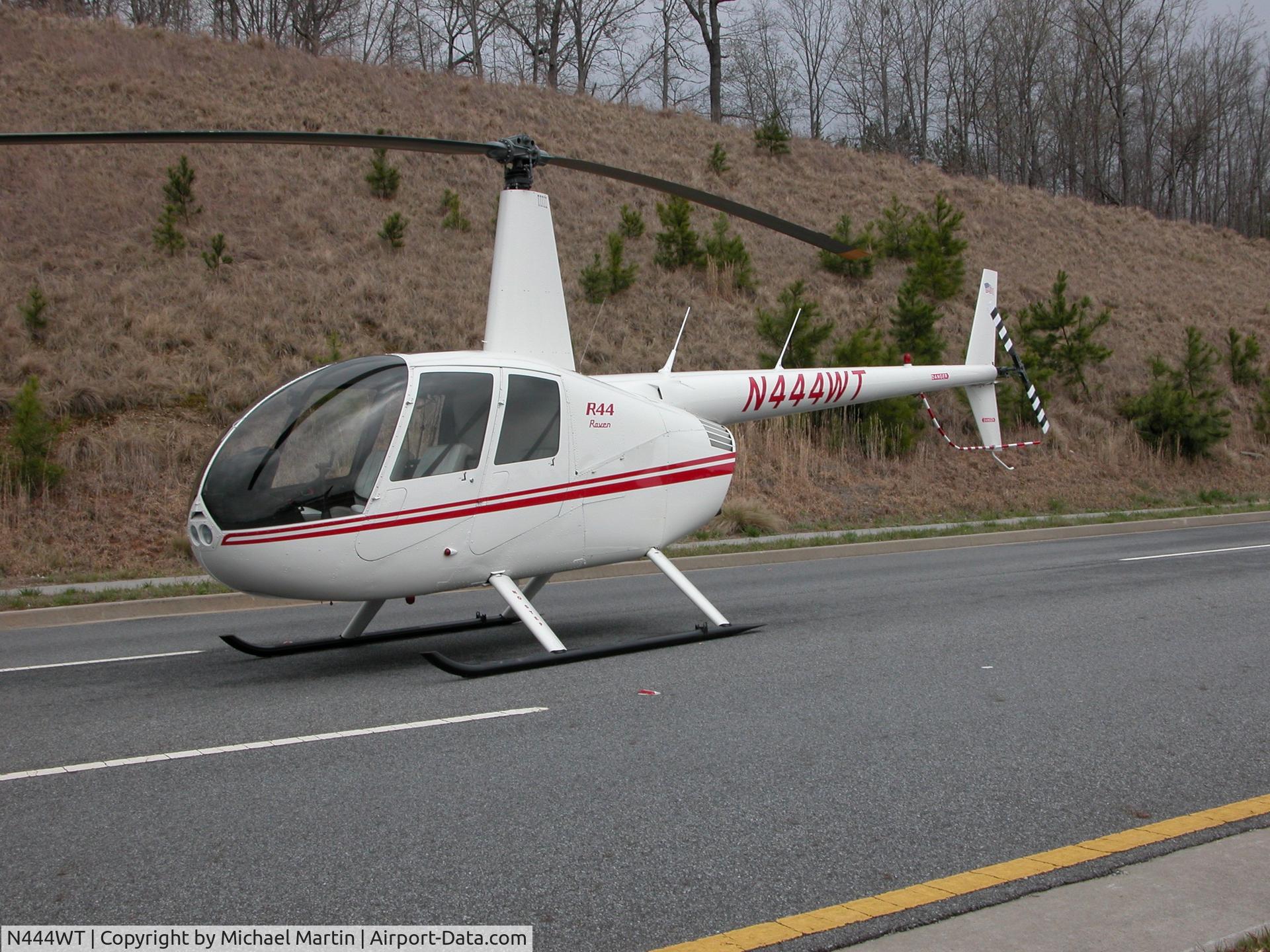 N444WT, 2000 Robinson R44 C/N 0895, Robbie R44 on display