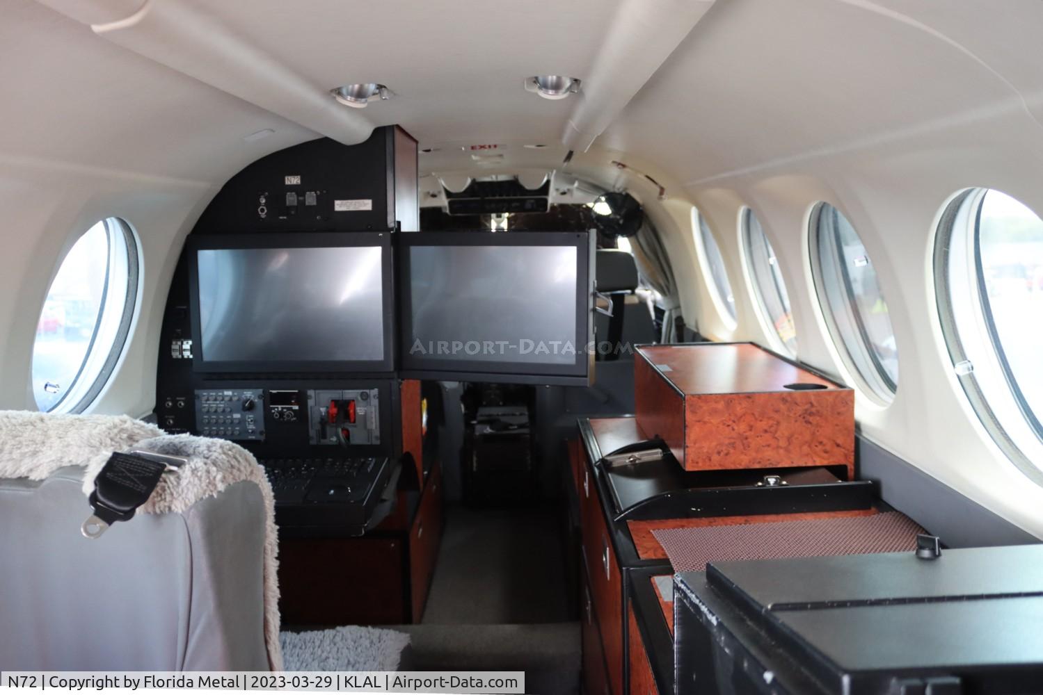N72, 1988 Beech 300 Super King Air C/N FF-7, FAA zx